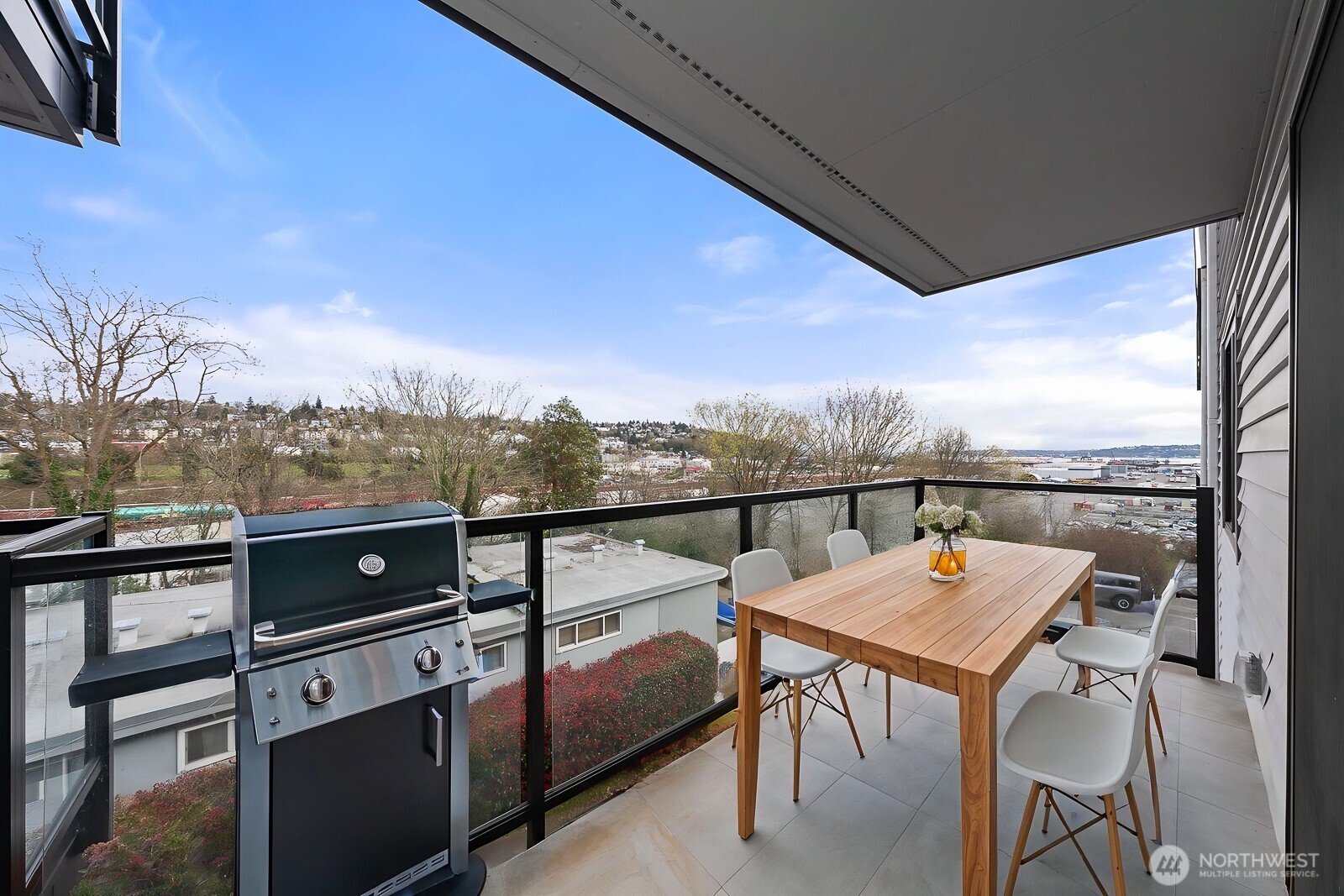 Balcony digitally staged