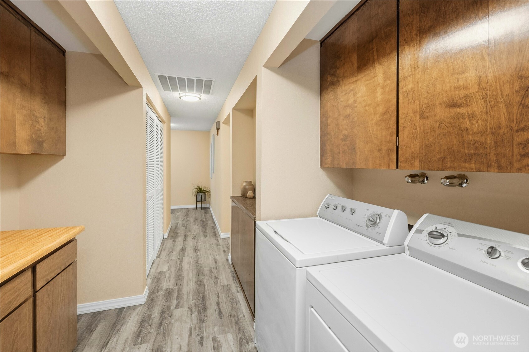 Washer & Dryer to Stay