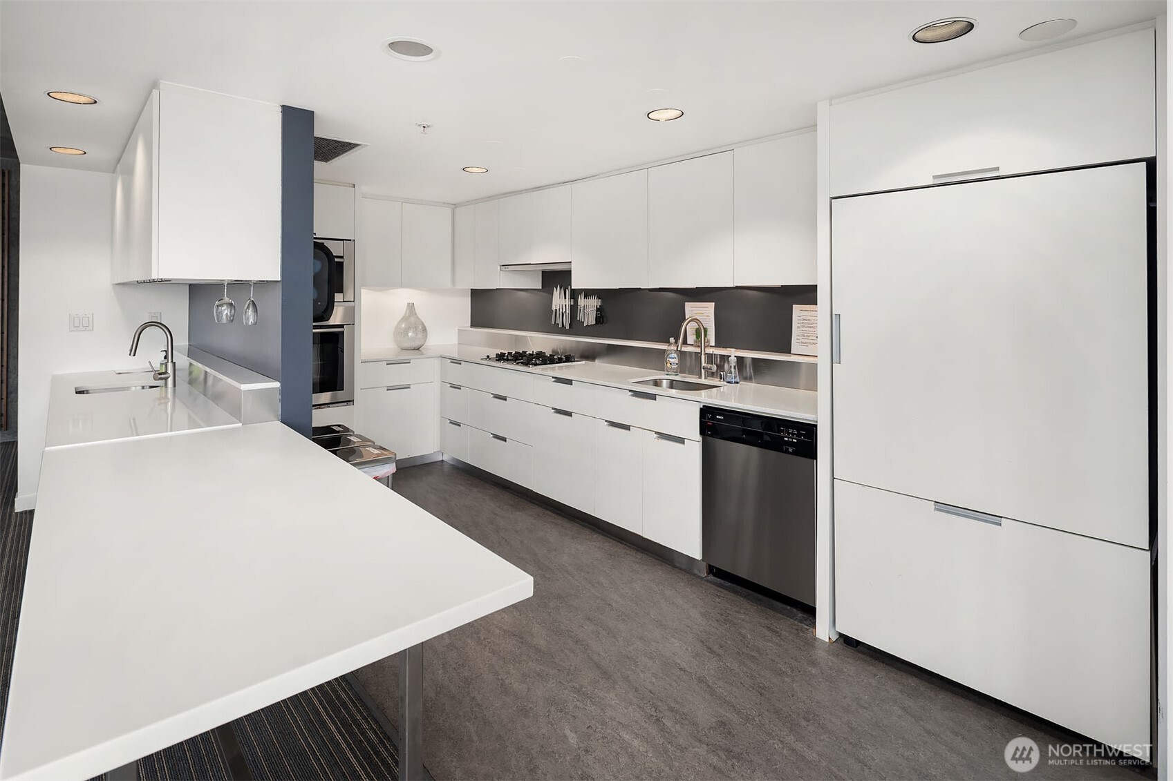 Amenities: Party room!