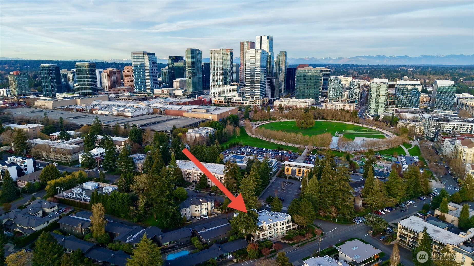 close to the Park and shopping malls