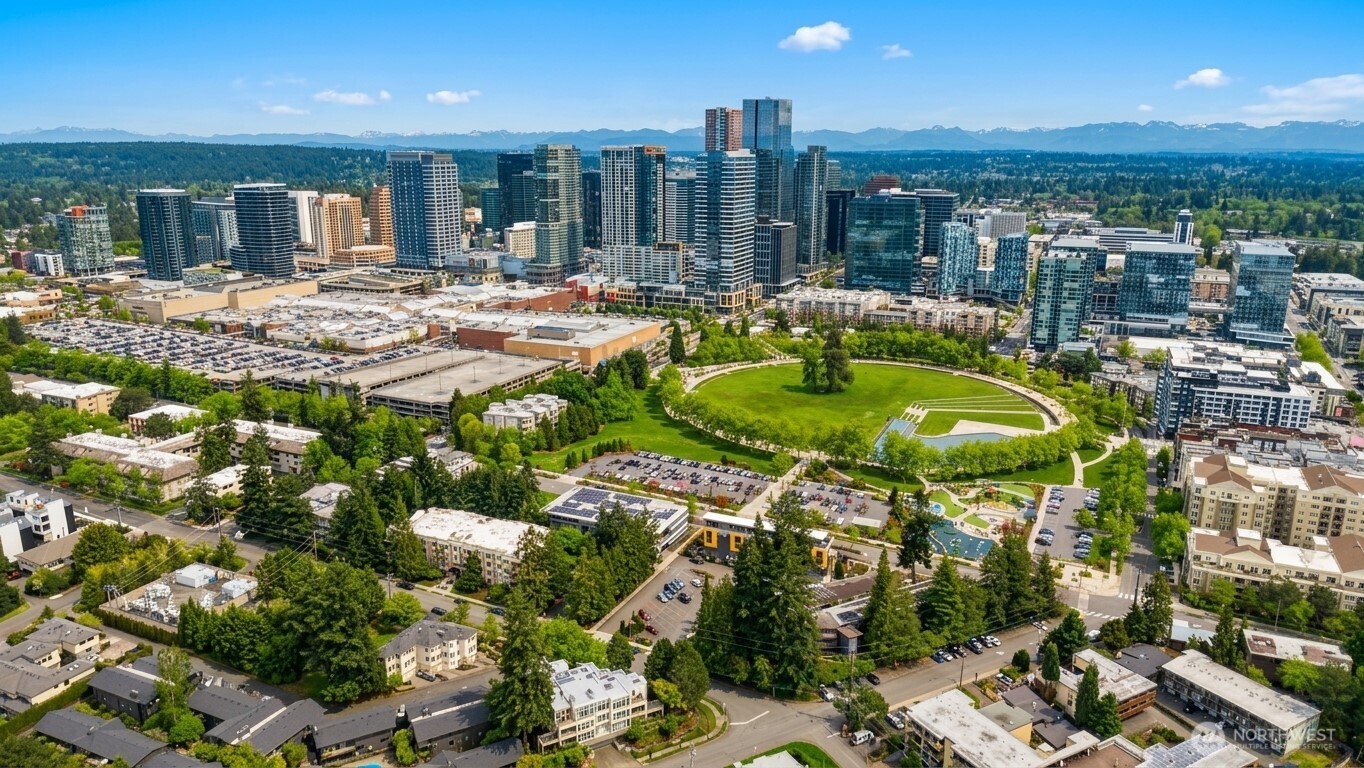 Shopping, parks and dining are right outside your door!