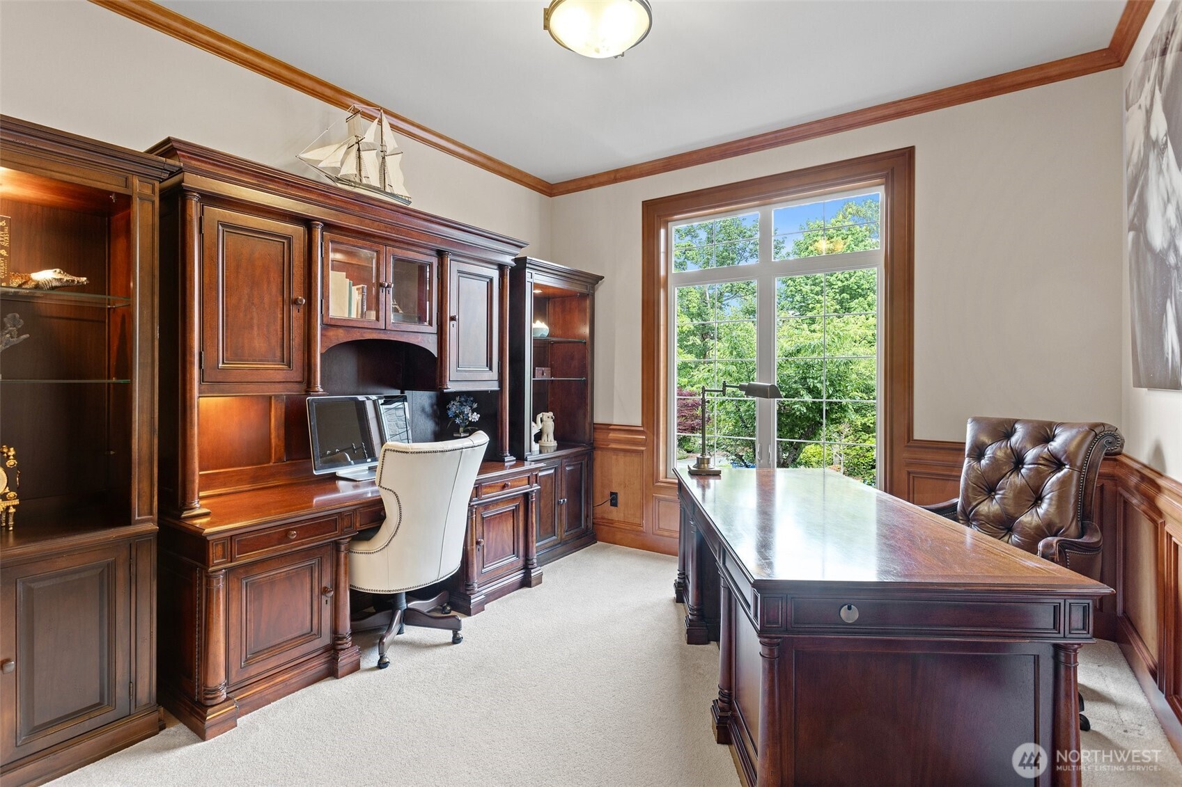 Dedicated office can be converted to bedroom