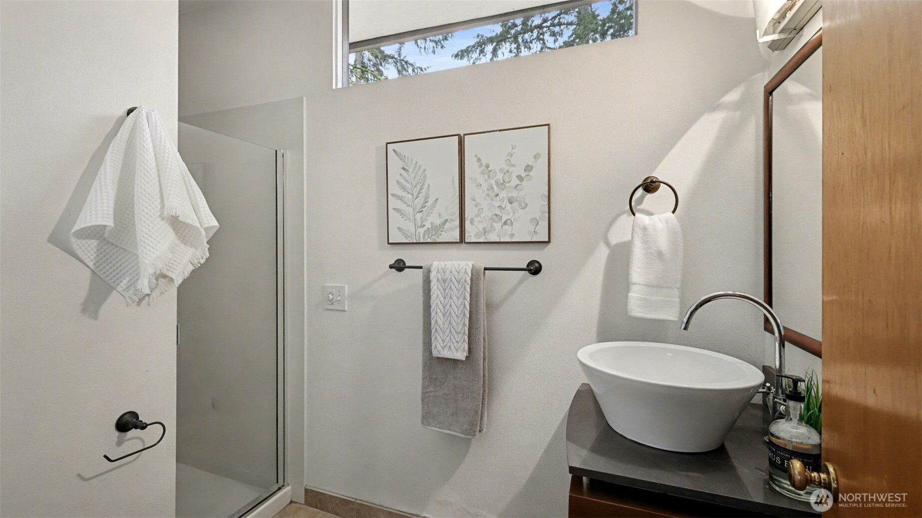 3/4 bath off of bonus room