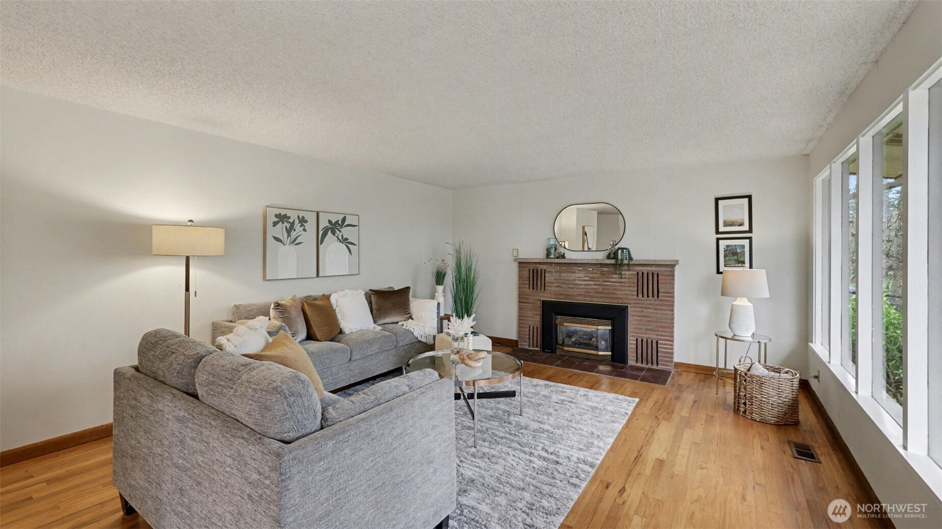 Living and dining room off of entry