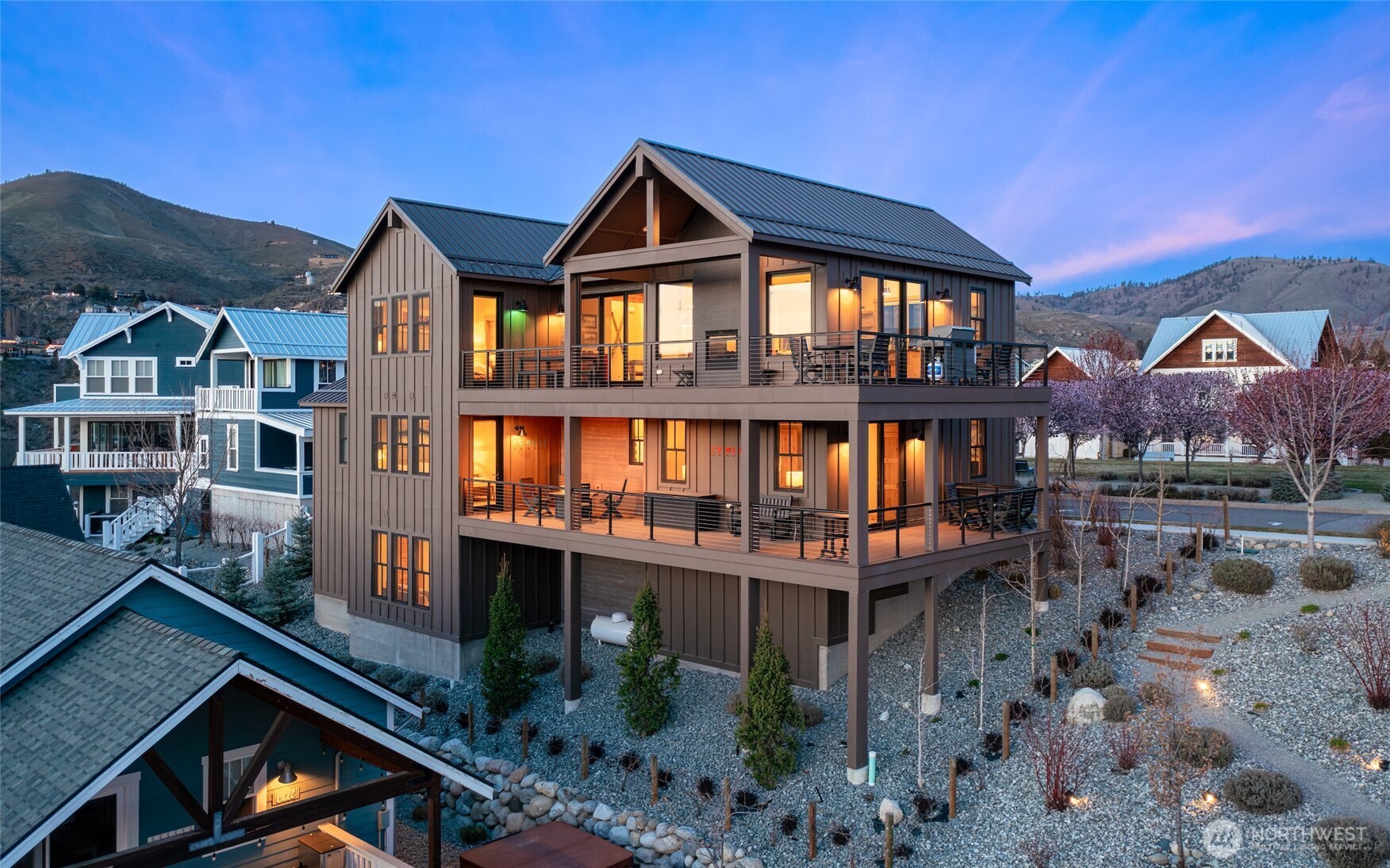 3,625 sf - Reverse Living