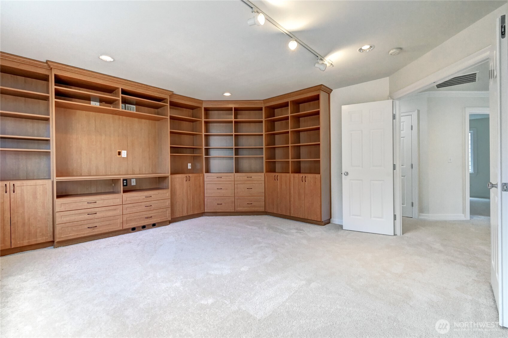 Huge home theater-ready bonus room!