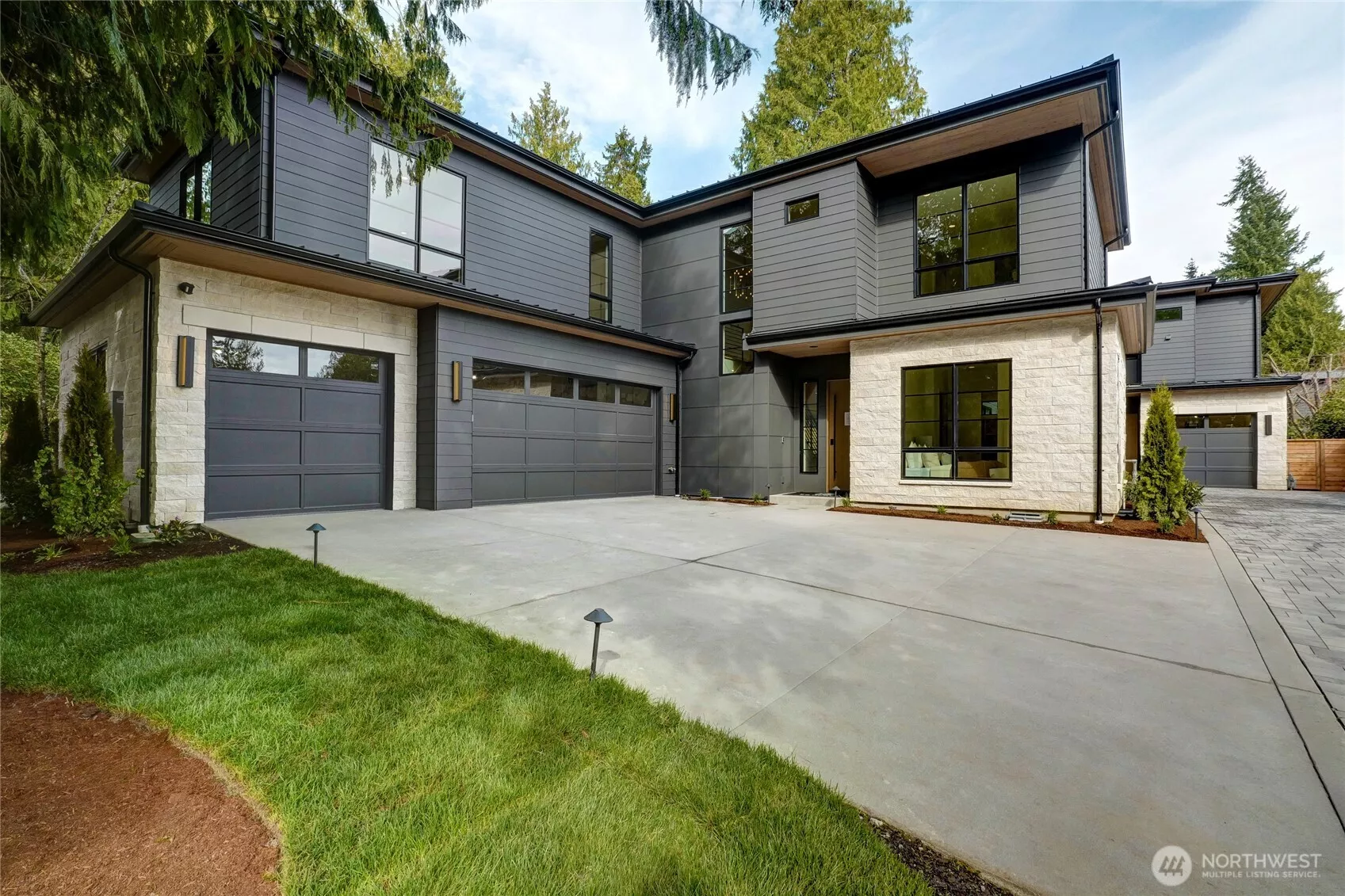 Luxurious beautiful new home by Kirkland's premier local luxury home builder, RD Homes