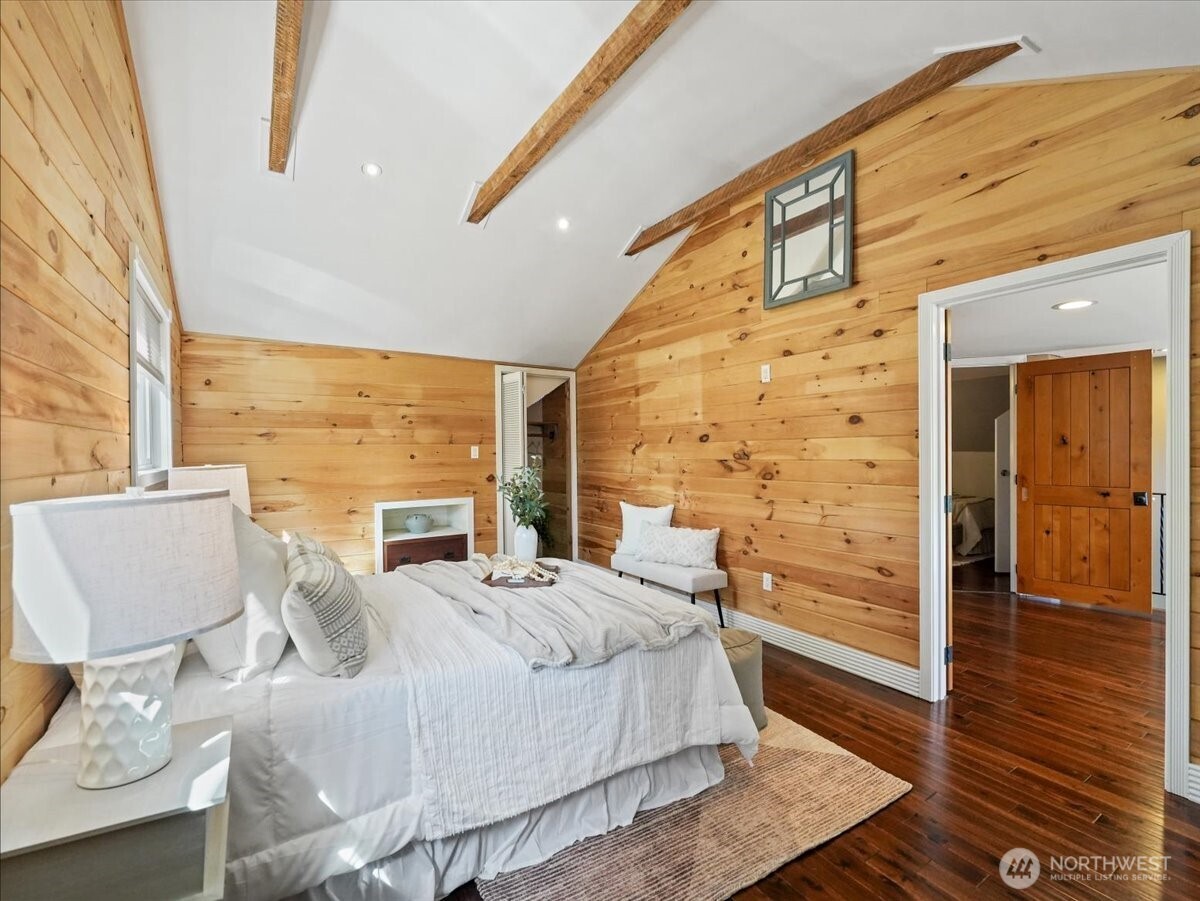 There is plenty of space for a King sized bed and seating area if you'd like.