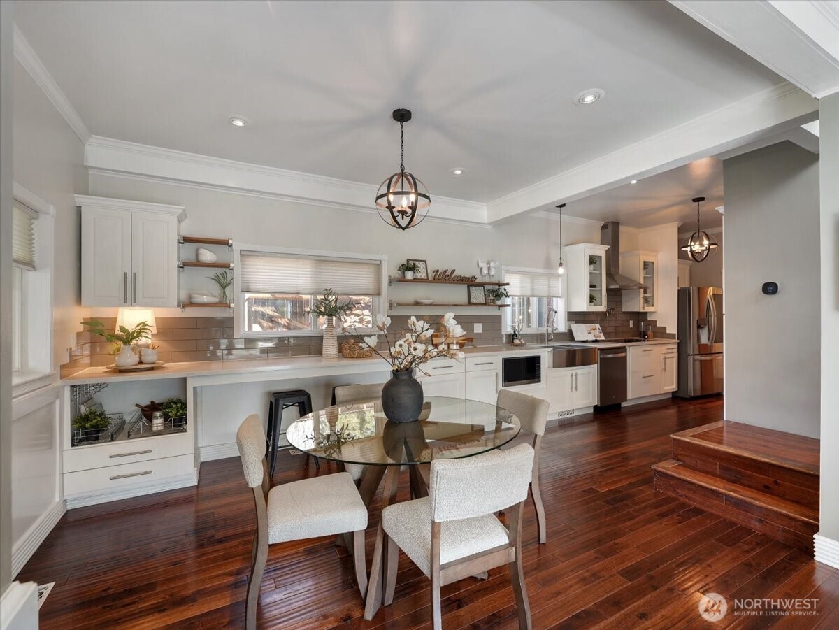 Fall in love with this gorgeous and updated kitchen and dining area