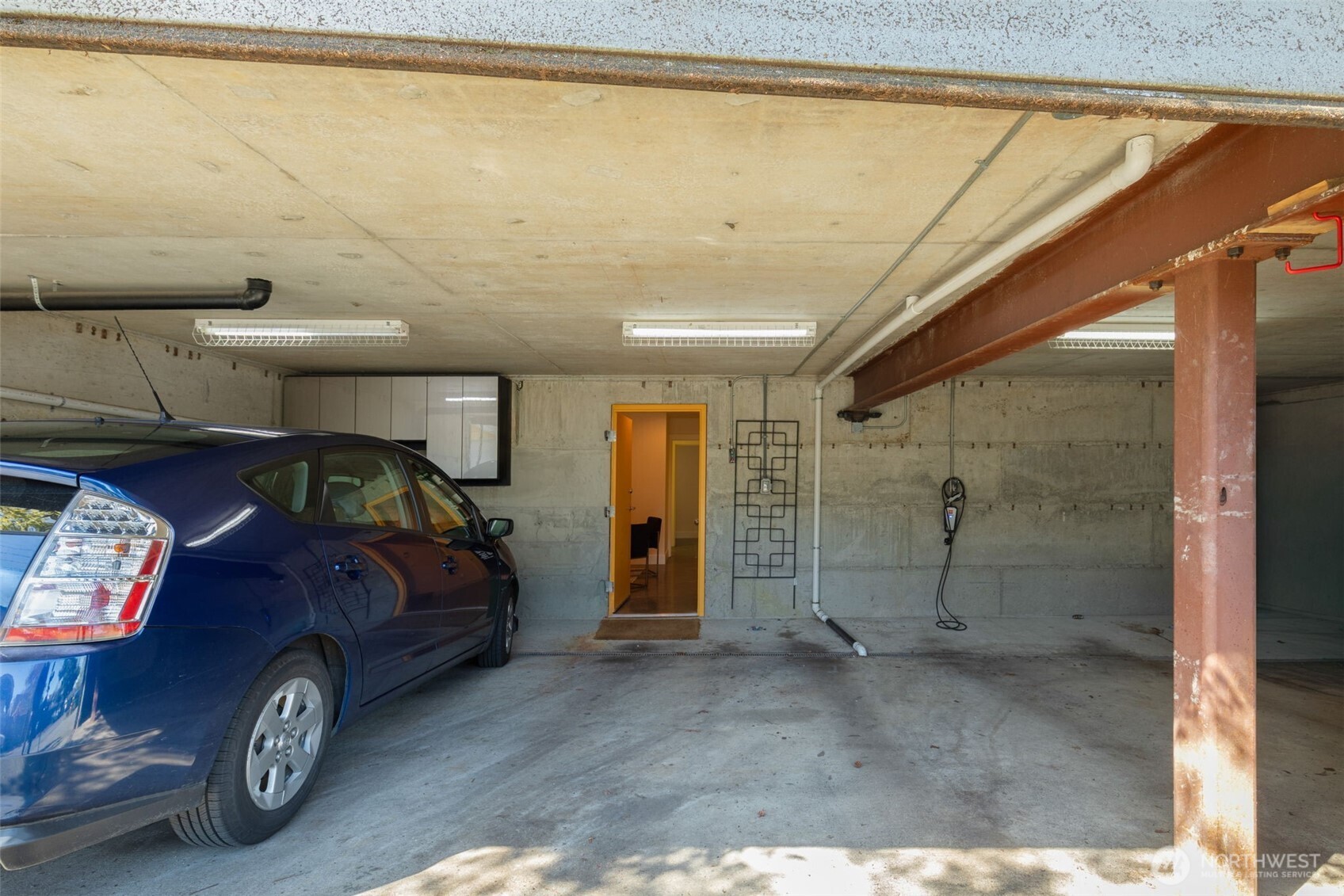 1 Garage space w/entry into lower level