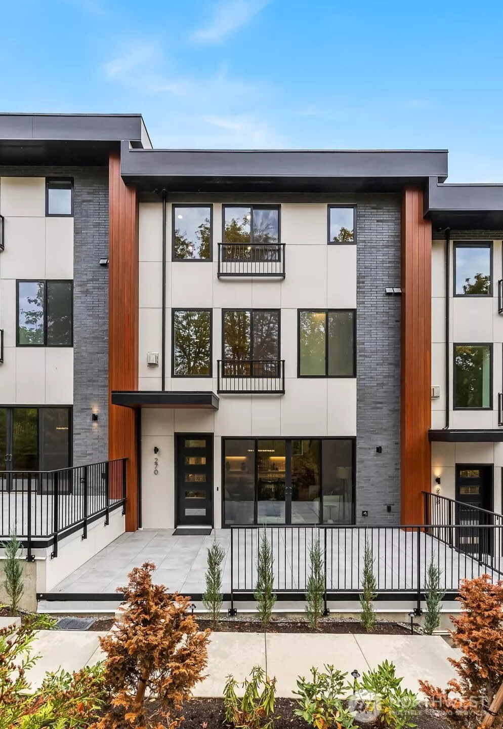 Welcome to the W Townhomes located on the Botanical Gardens.