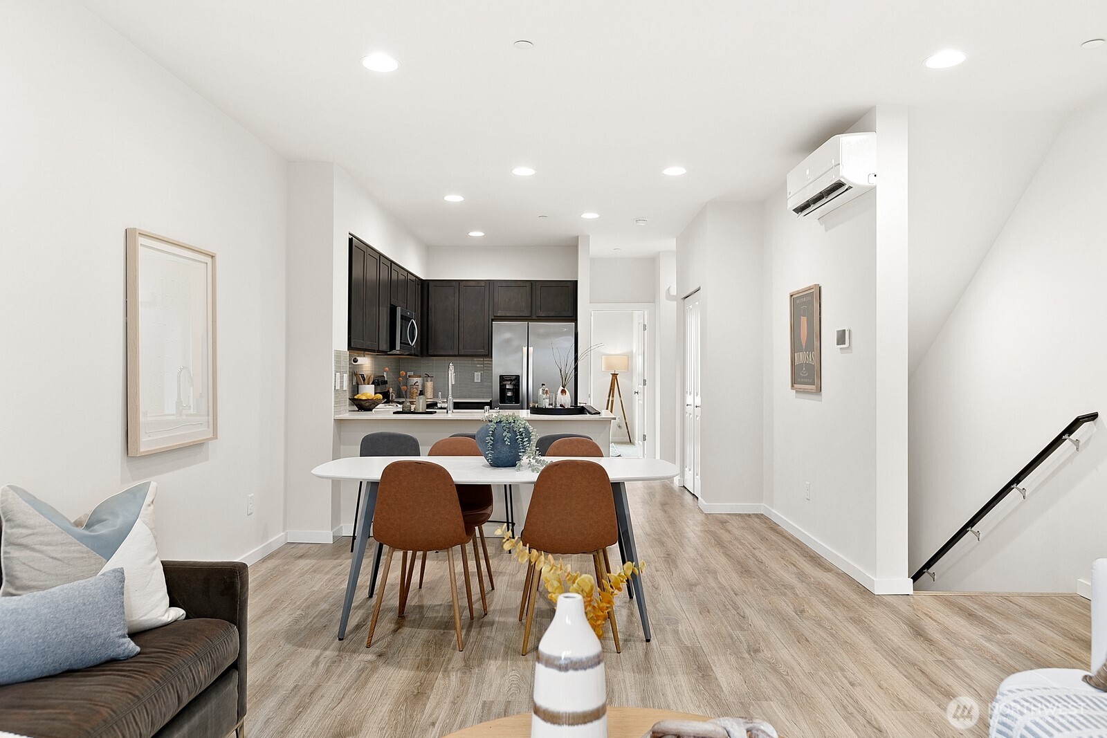 Easy flow between living room, dining space and kitchen.