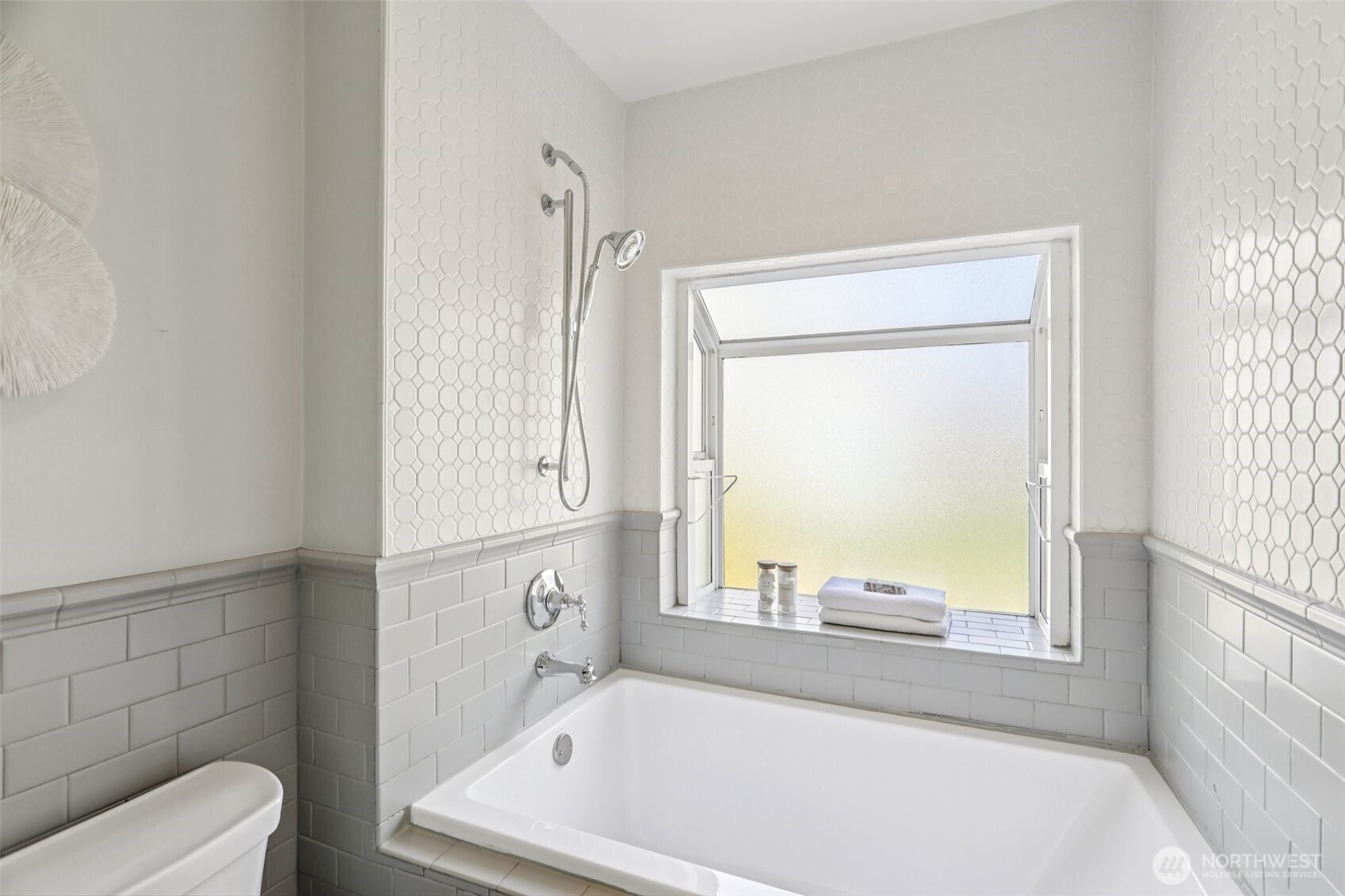 upstairs full bath off hallway