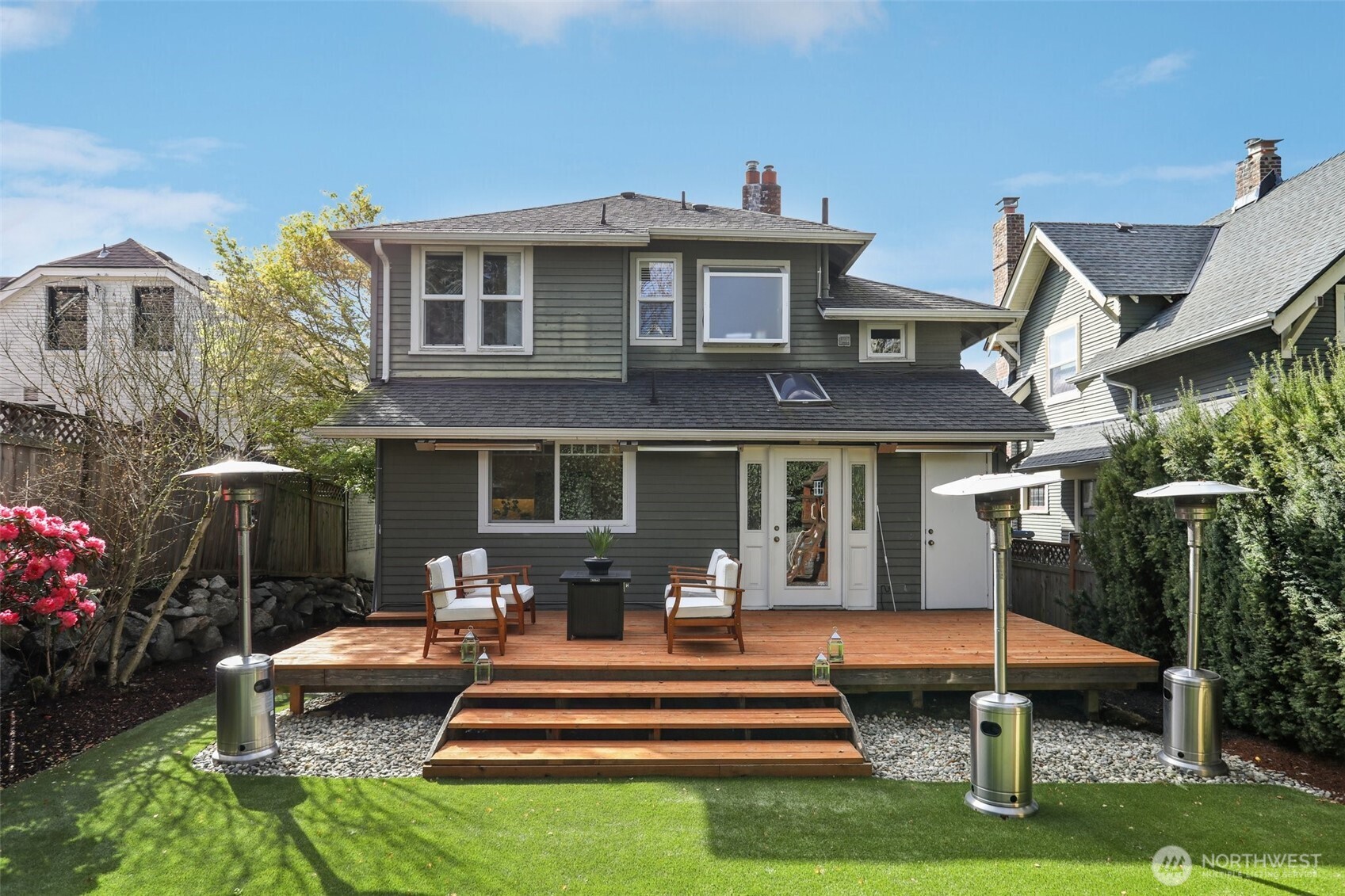 Look at this amazing deck!