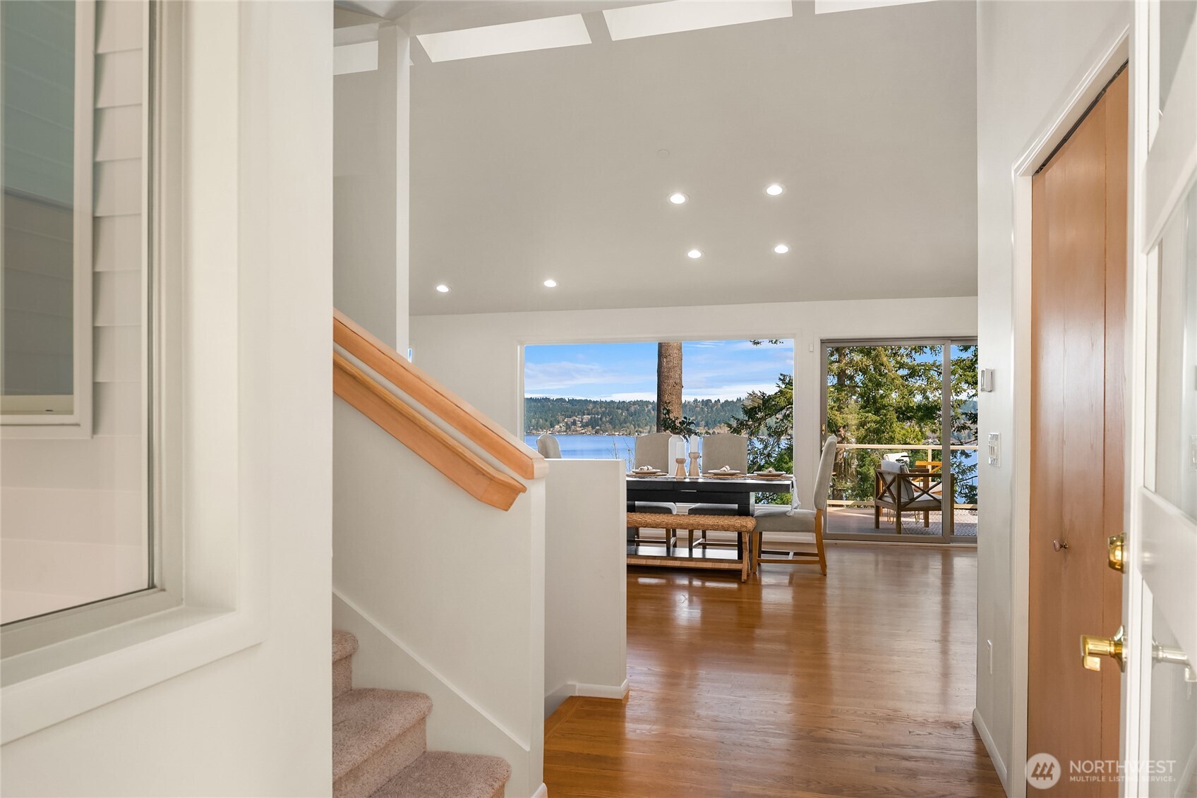 Views as soon as you step inside!