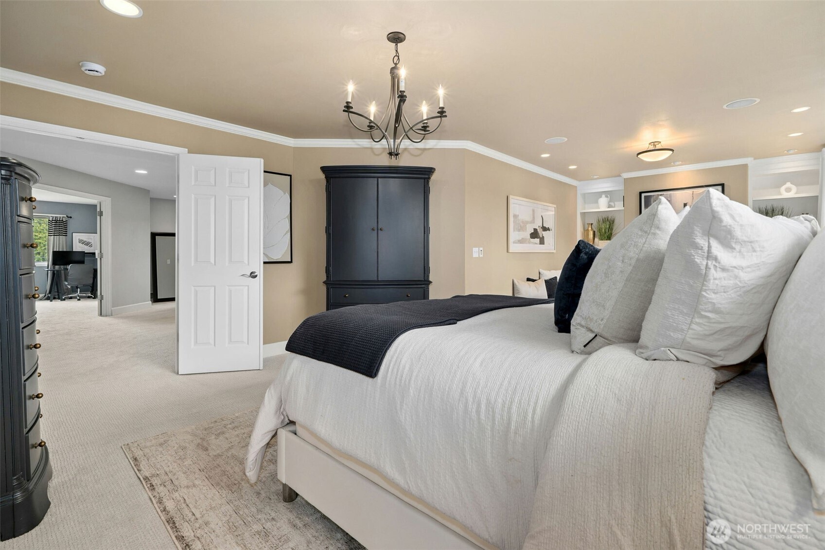 A serene primary retreat.