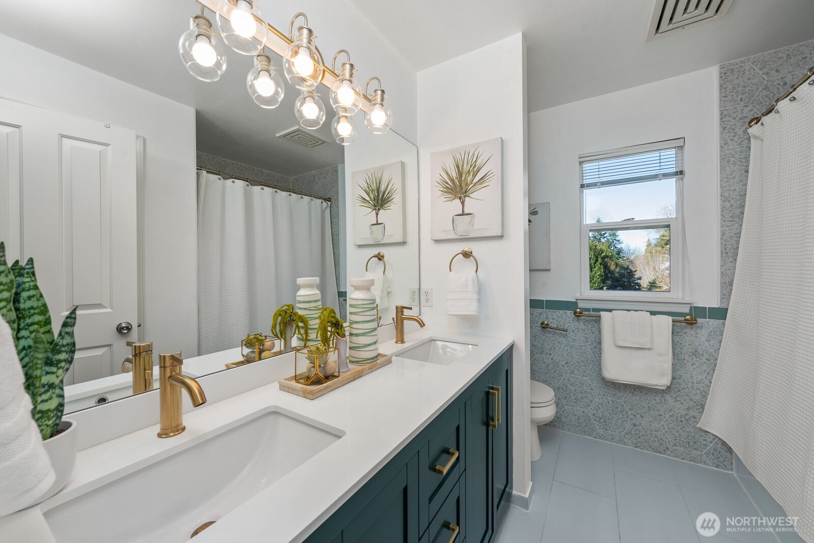 Upstairs bathroom