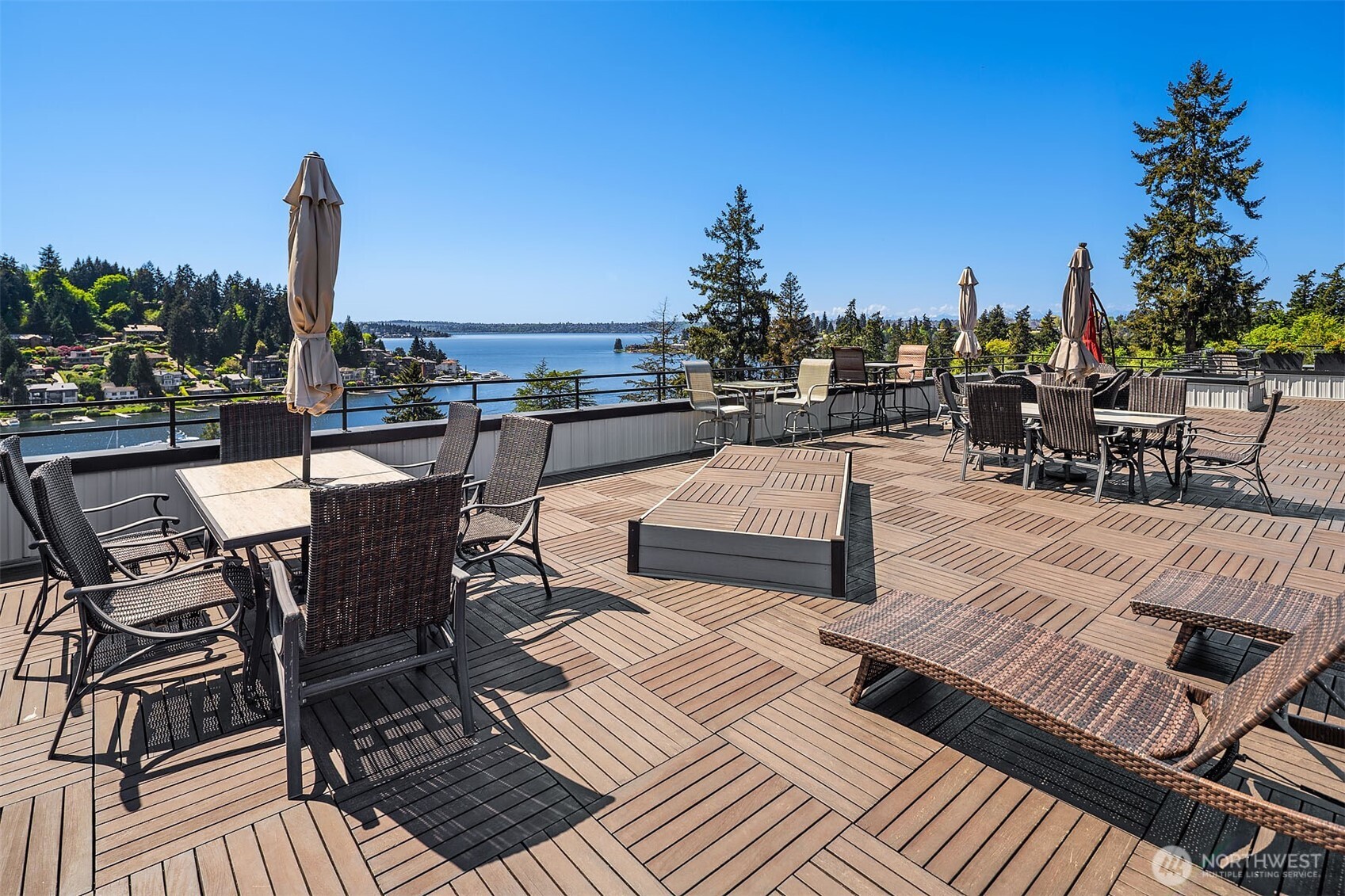 Community Rooftop Deck