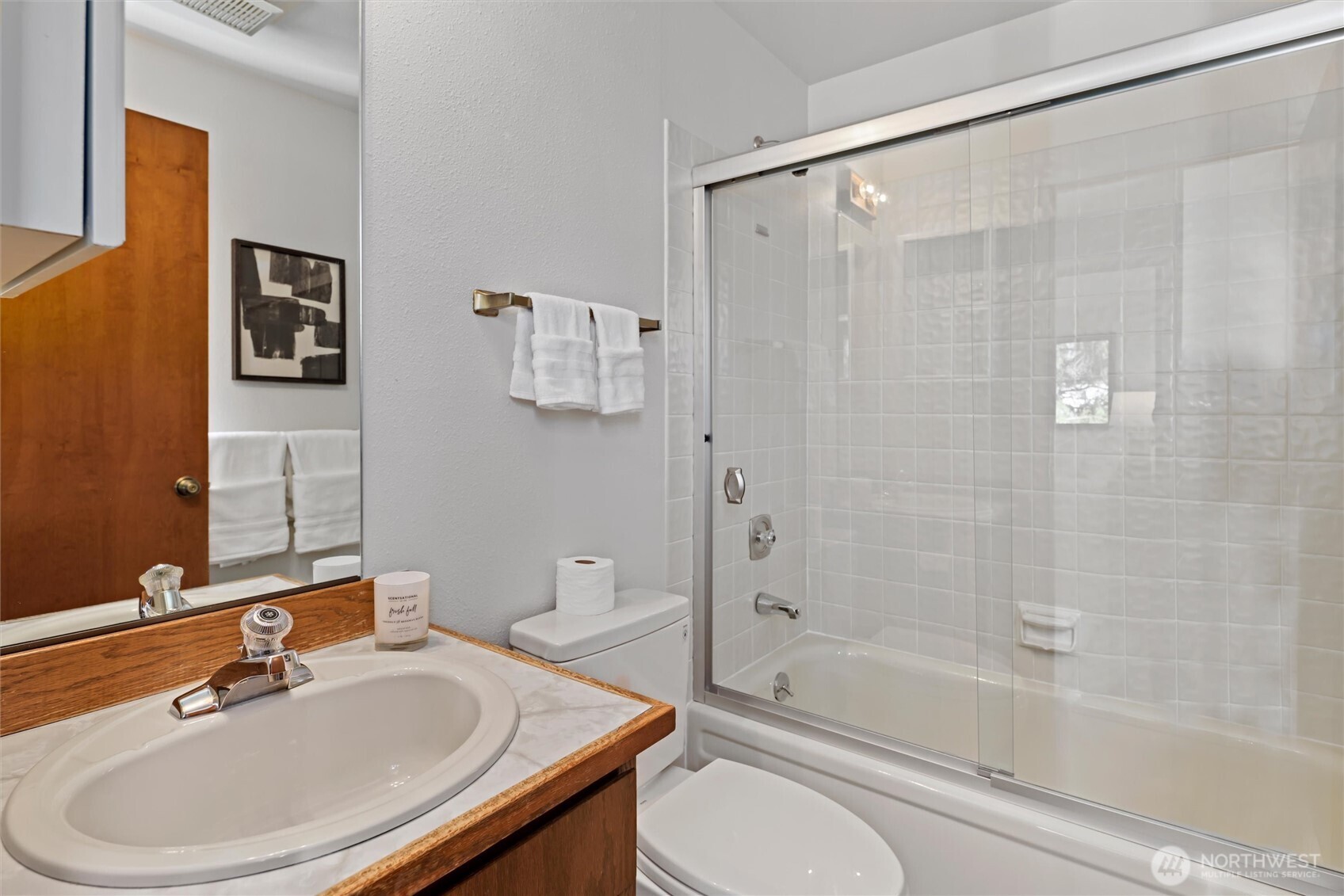 Hall bathroom.