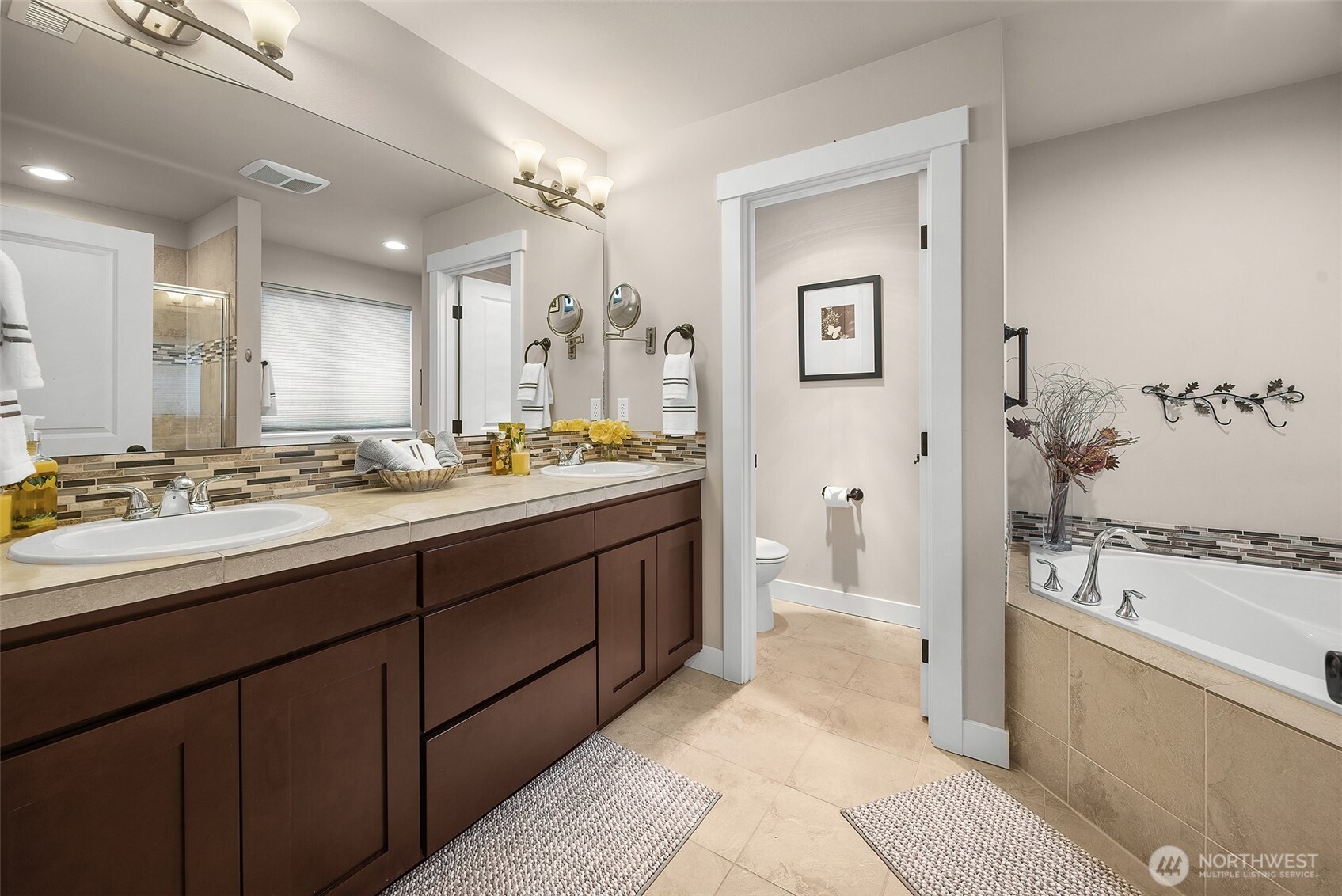 The primary bedroom's ensuite bathroom.