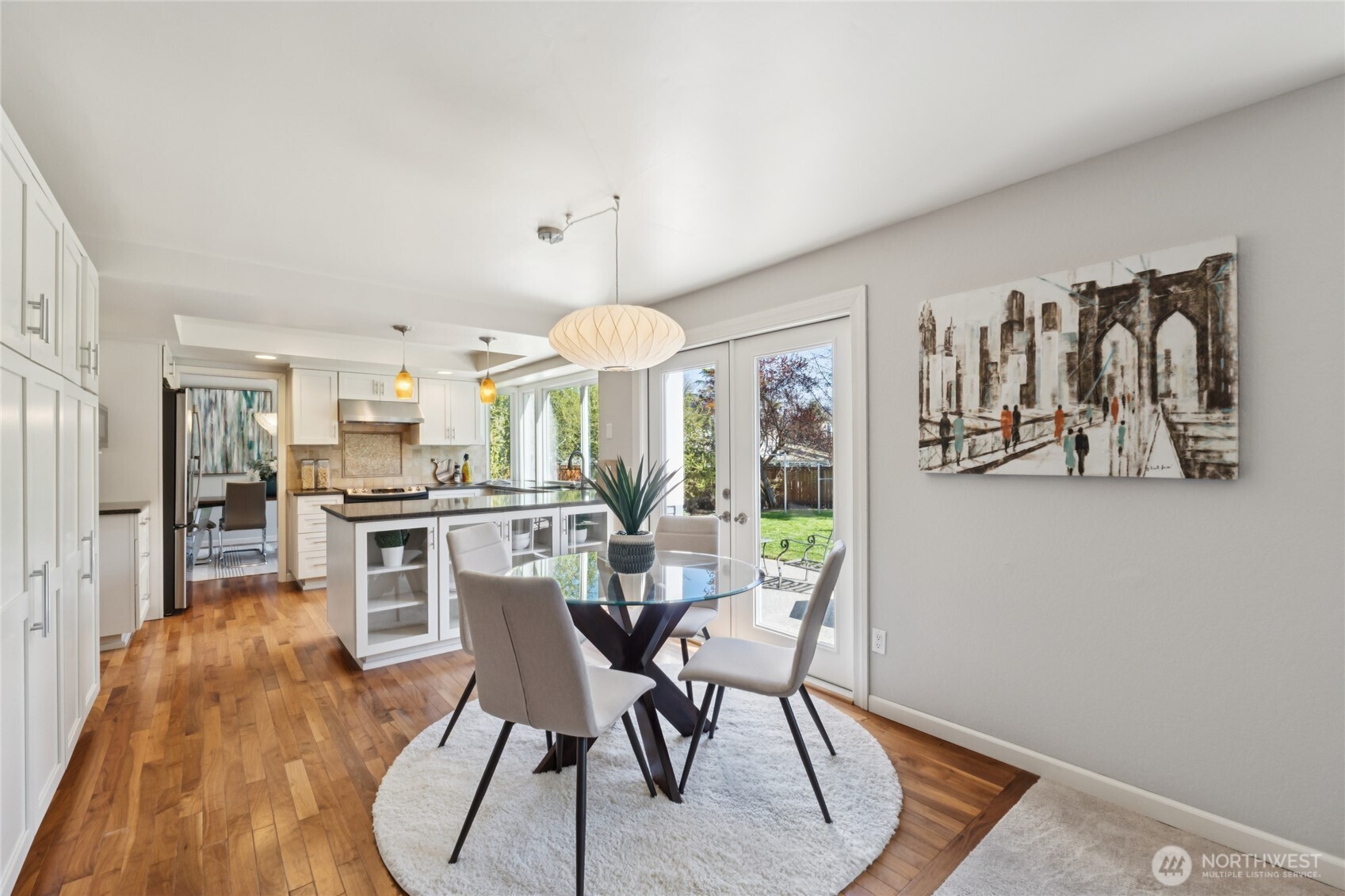 Simple. Clean. Insert your family and friends.