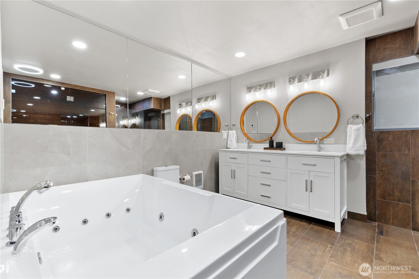 Lower Primary Suite Bath