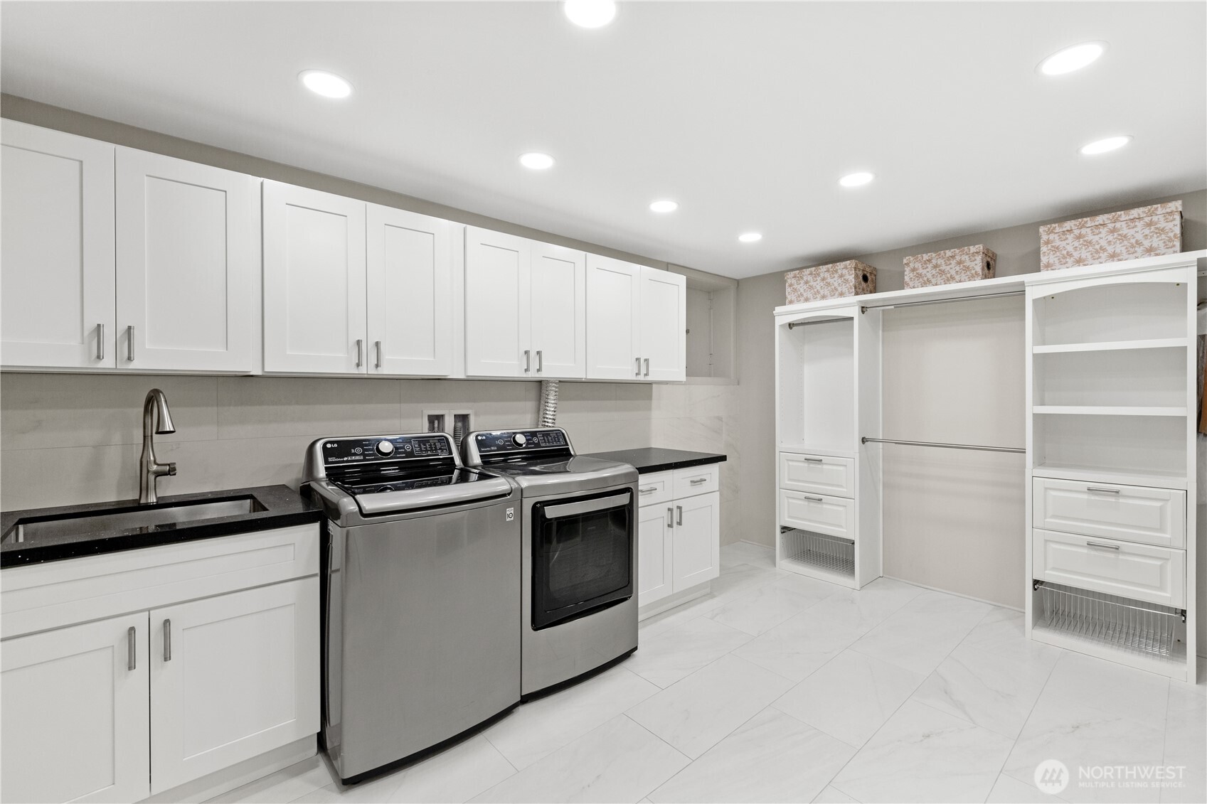 Lower Level w/d With Large Walk-in Closet