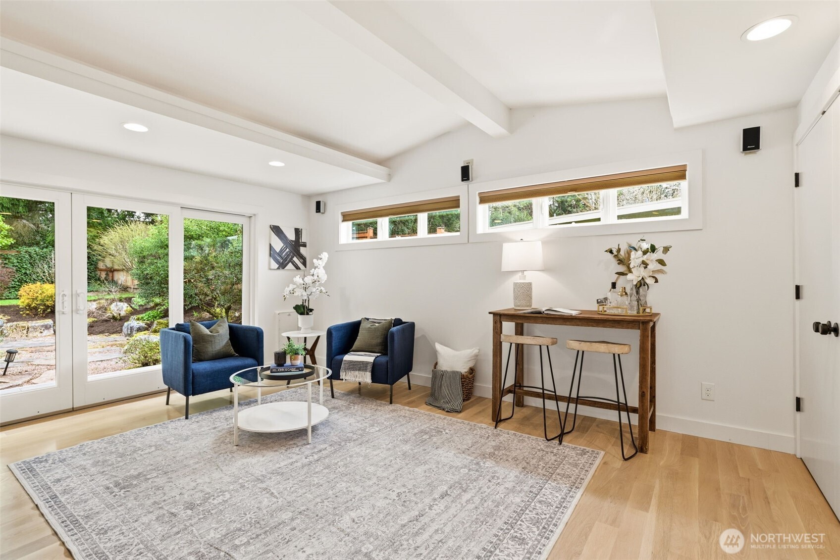 Additional living space perfect for relaxing or entertaining