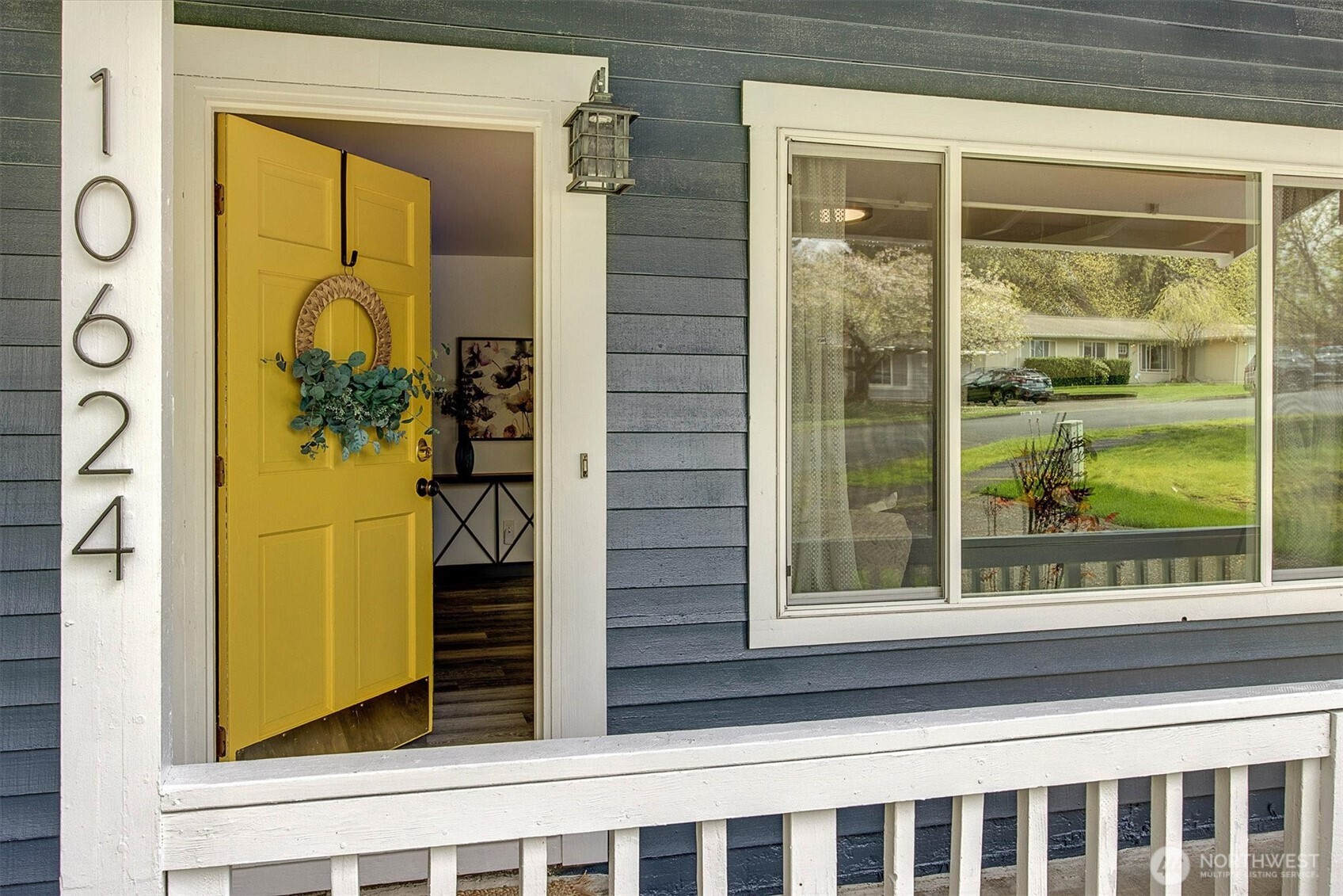 Welcome to this charming rambler!