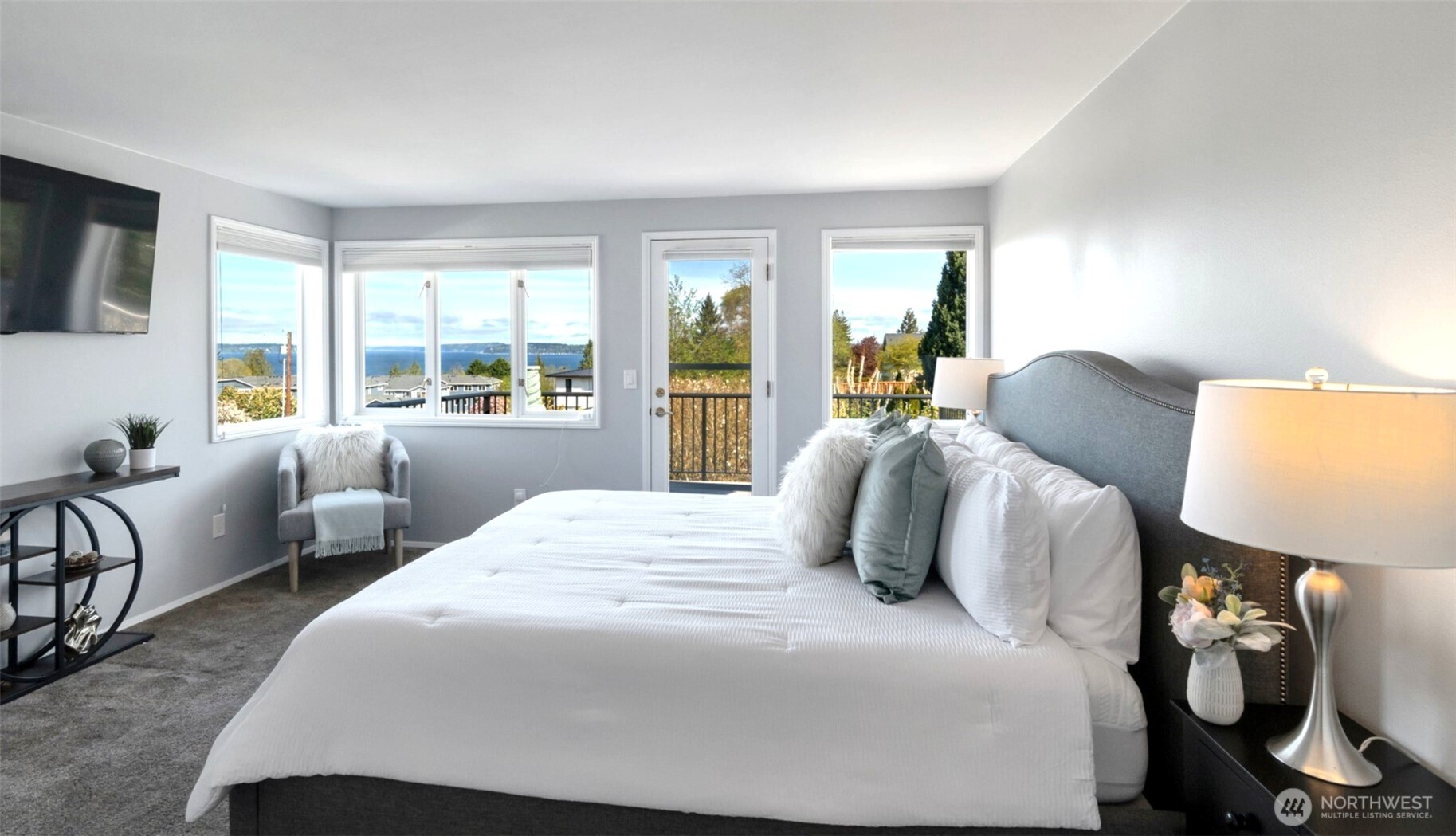 Expansive master bedroom w/ unbelievable views!