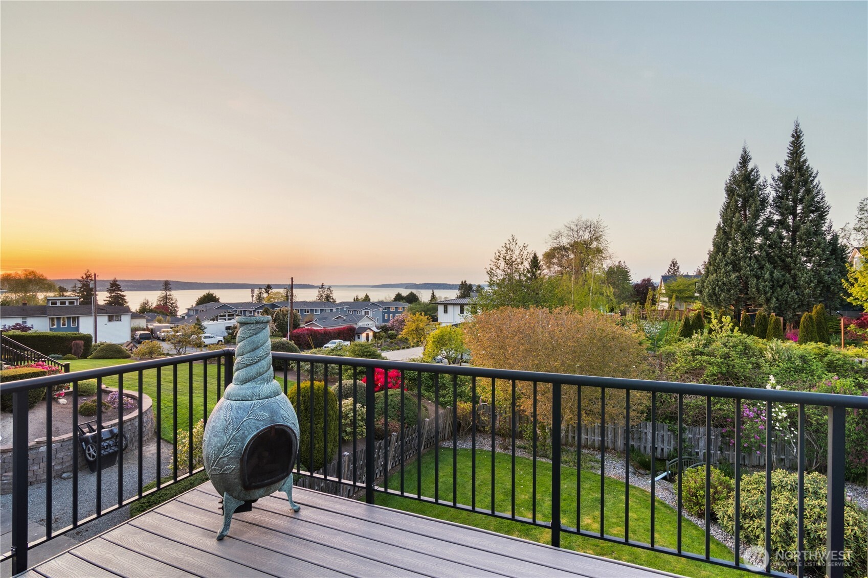 Imagine sipping your morning coffee right after waking looking at this everyday  !