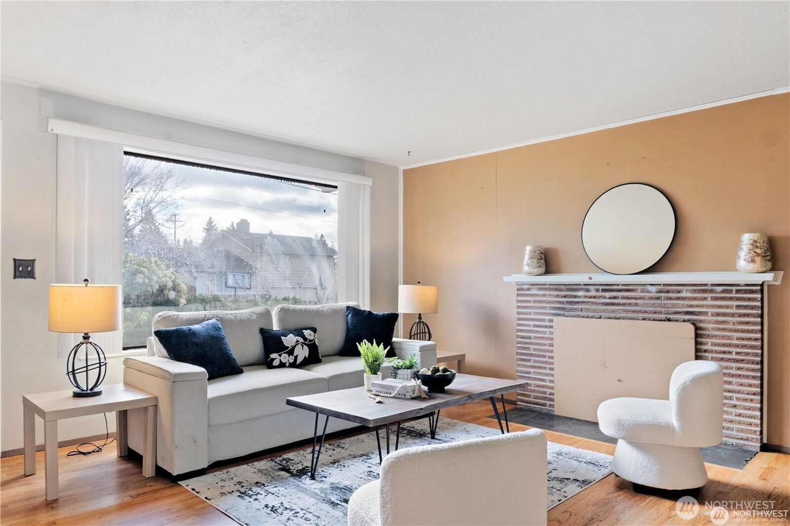 Another viewof Living