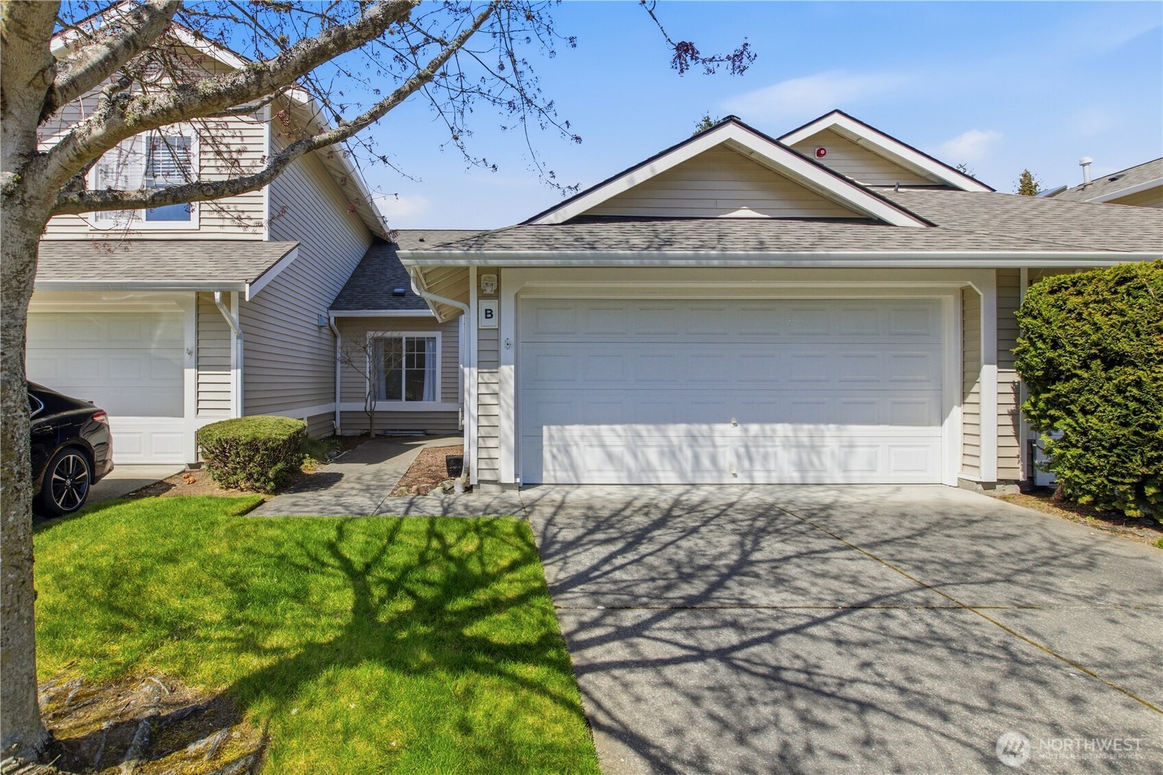 Must see this quiet neighborhood in the heart of Lakeland ~