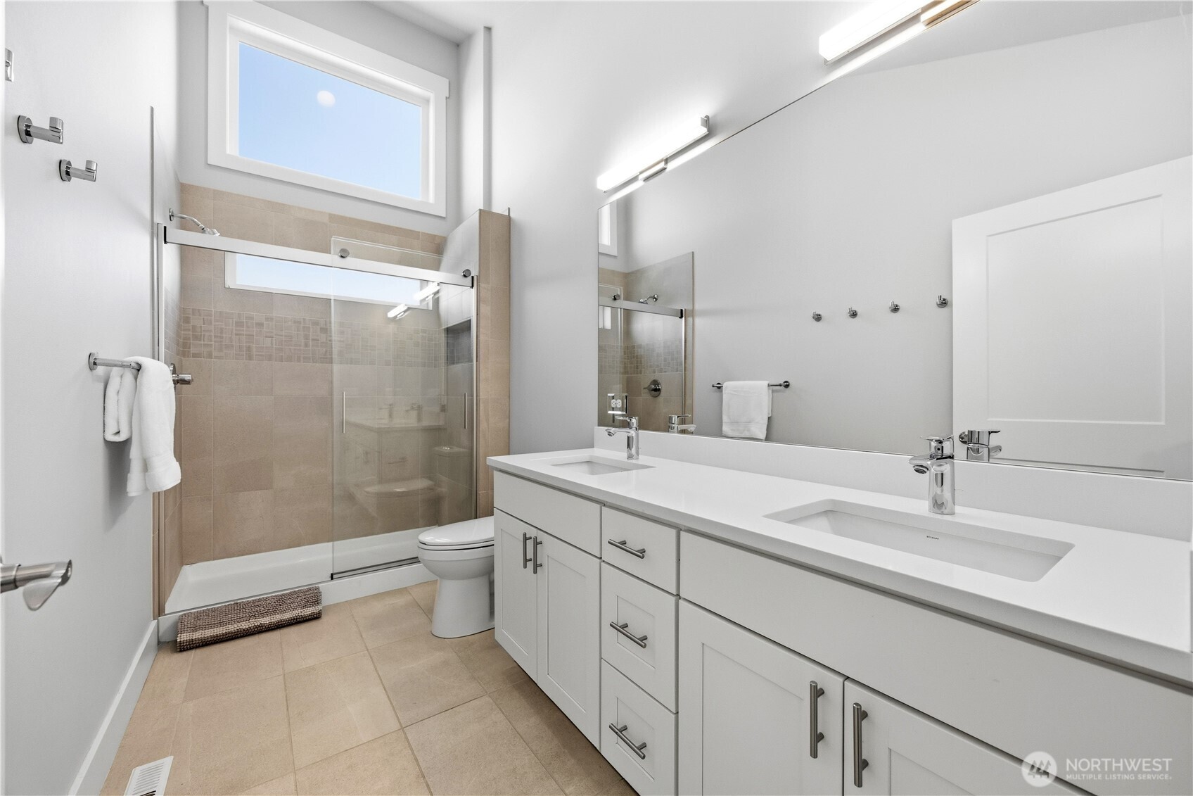 Upper 3/4 guest bath