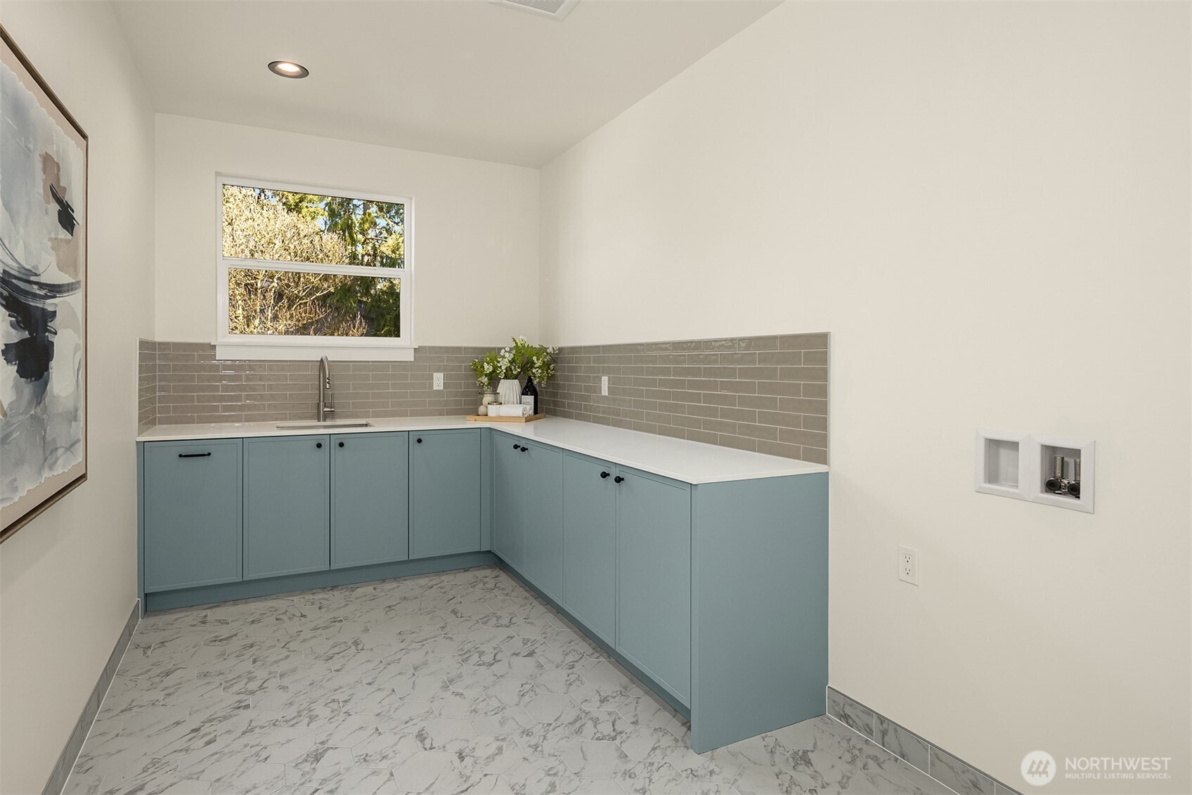 Oversized laundry room