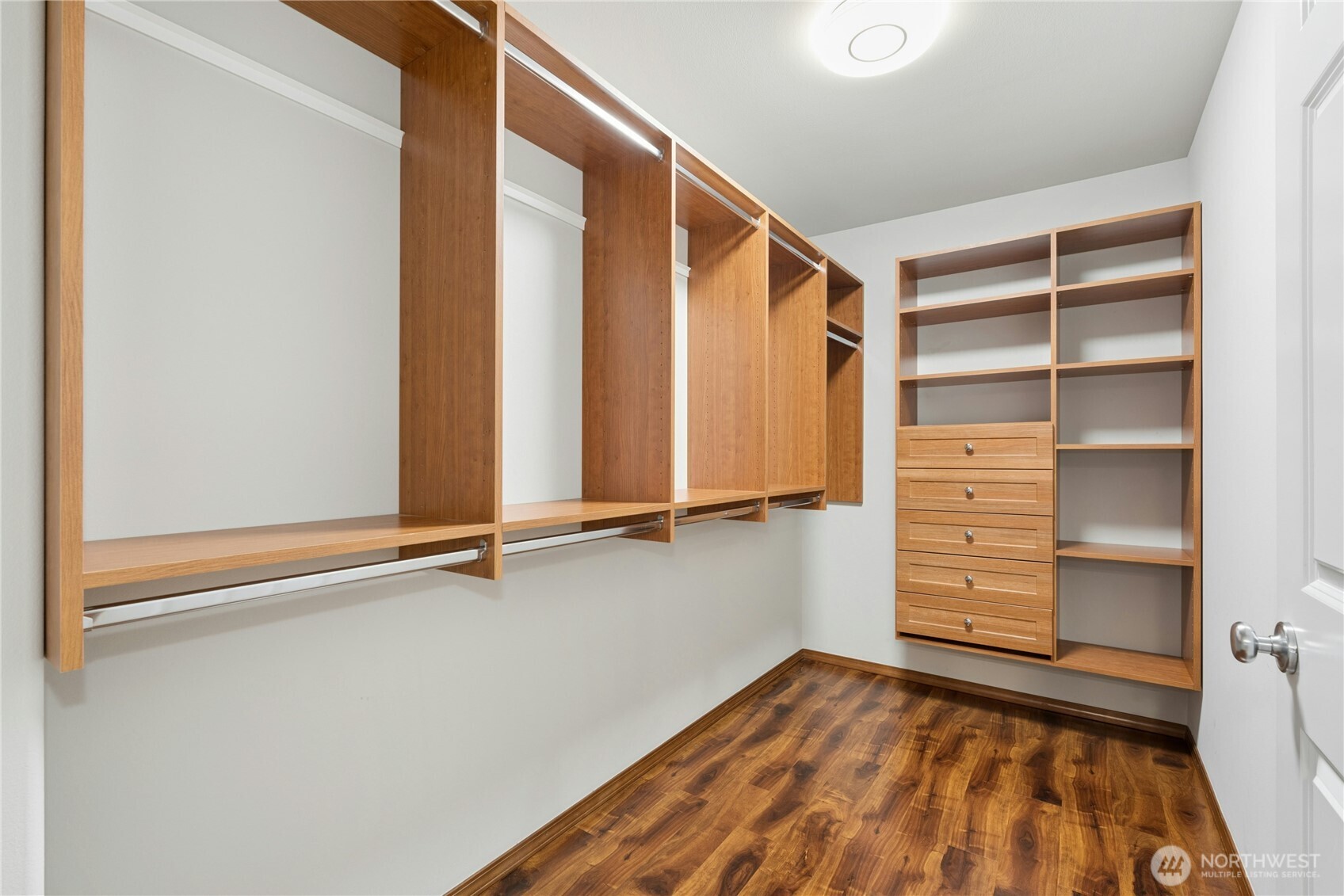 Primary Walk-in with Organizer System.