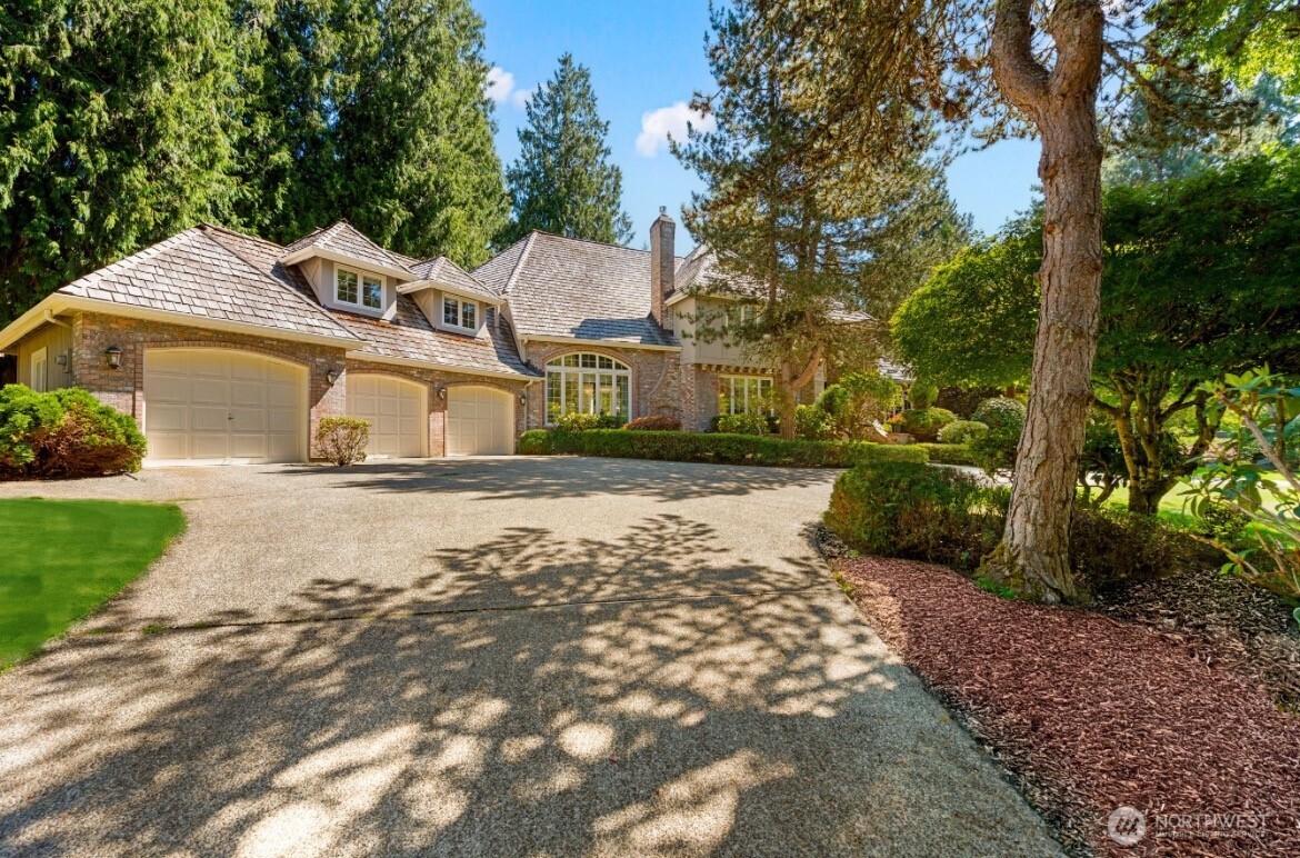 front view from left driveway