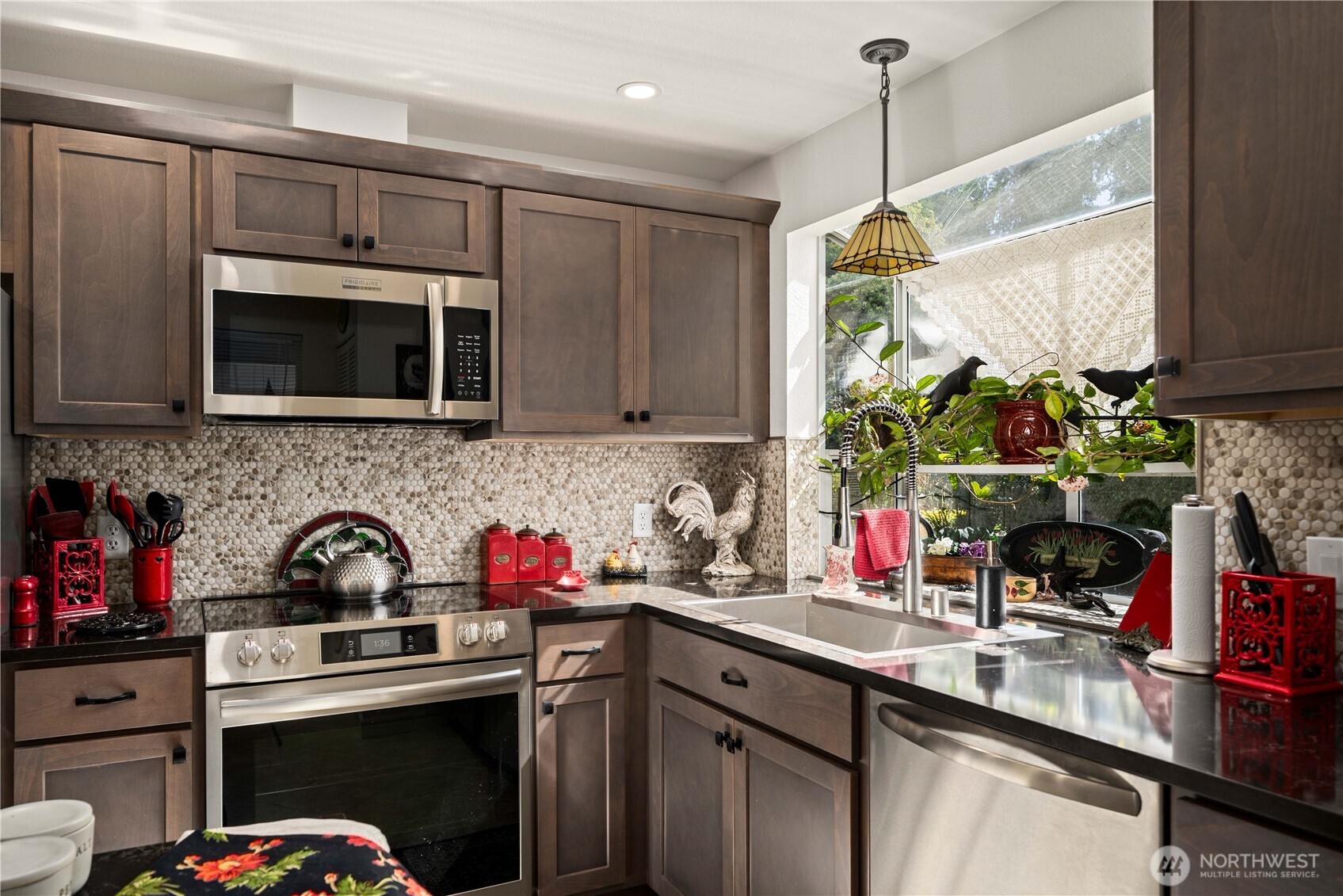 NEW Kitchen includes all appliances