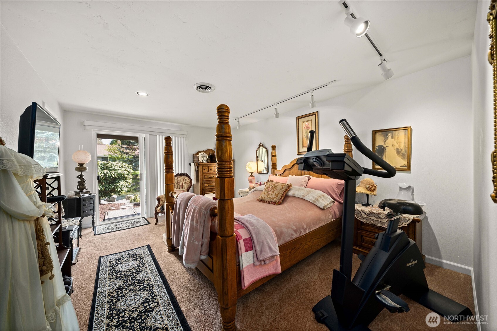 Main suite w access to private patio on creek