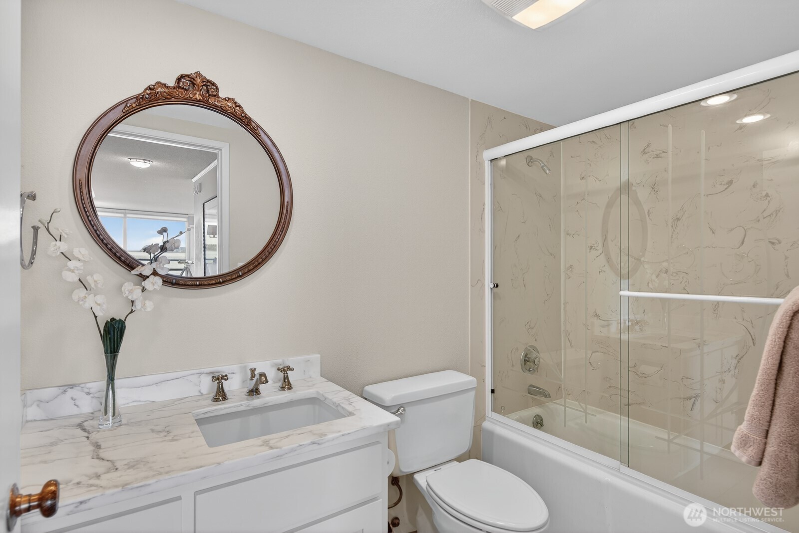 Nice guest bath, with tub and shower