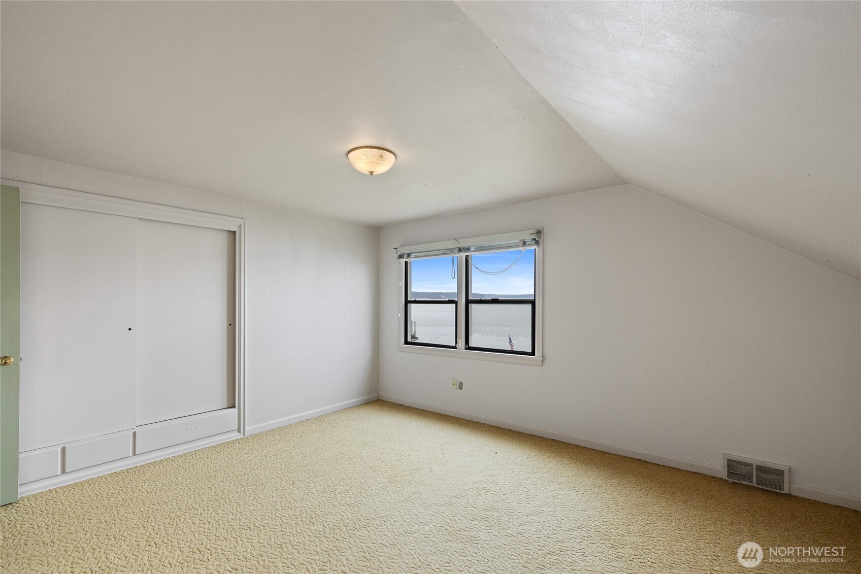 2nd bedroom upstairs