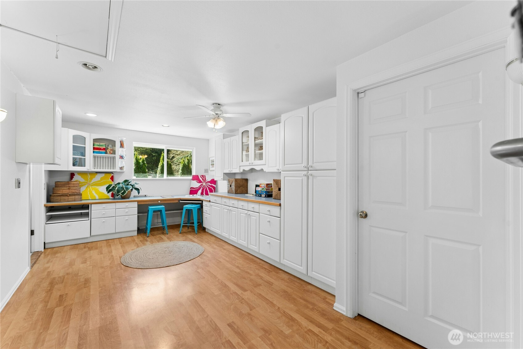 Huge Bonus Flex Hobby Craft Room Between Family Room and Garage