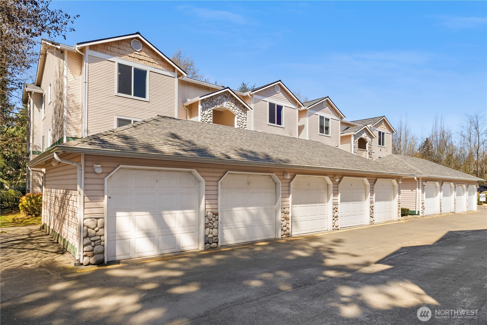 Top Floor Corner unit make home quiet & peaceful