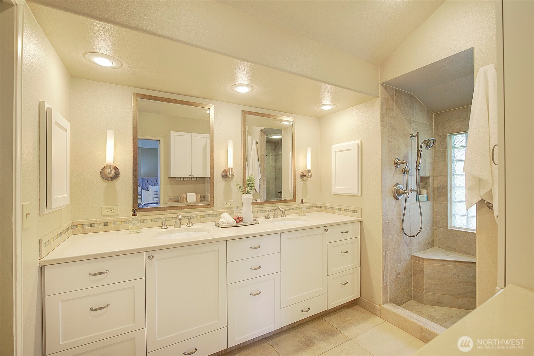 Primary bath Heated floors