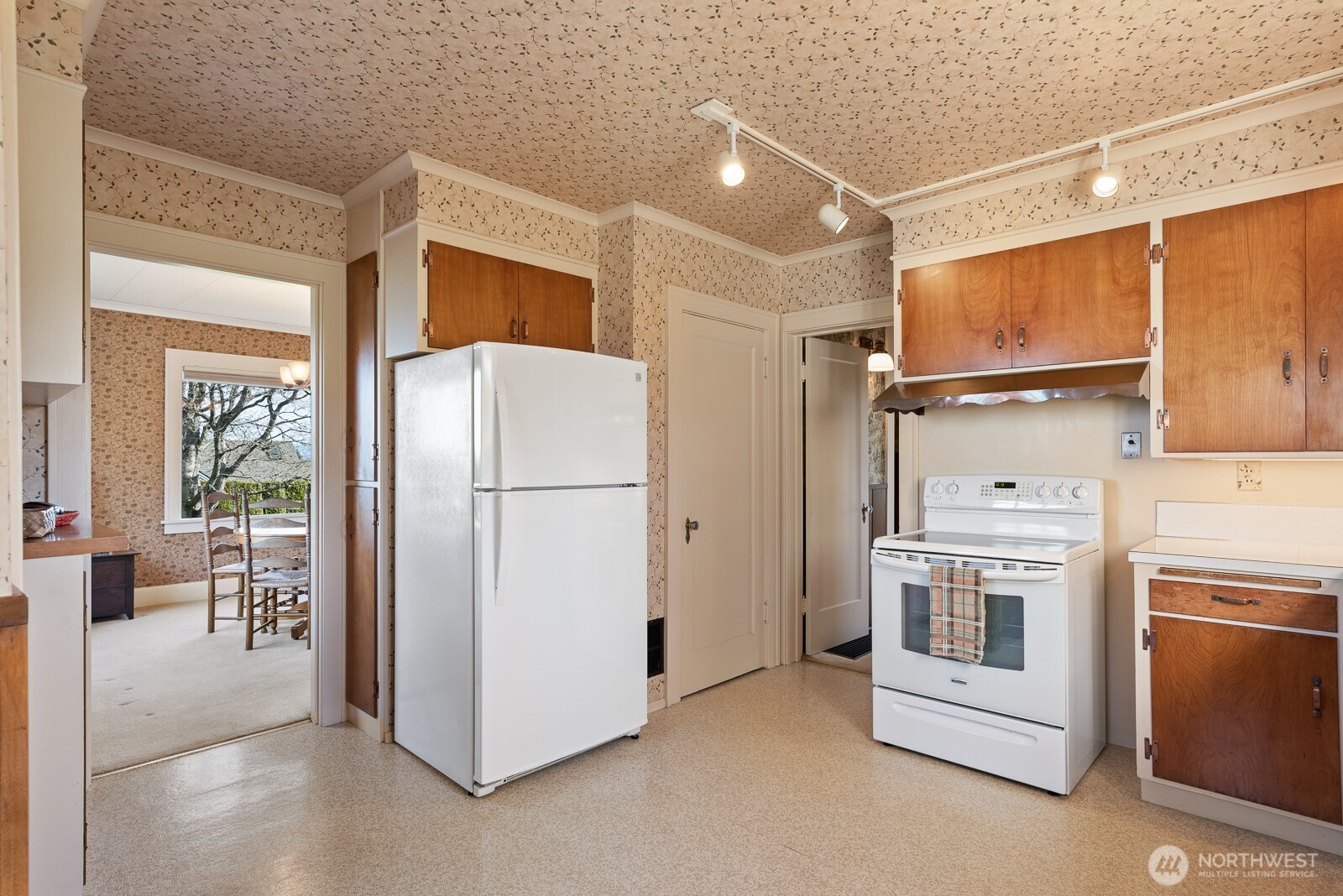 Kitchen with cozy breakfast nook