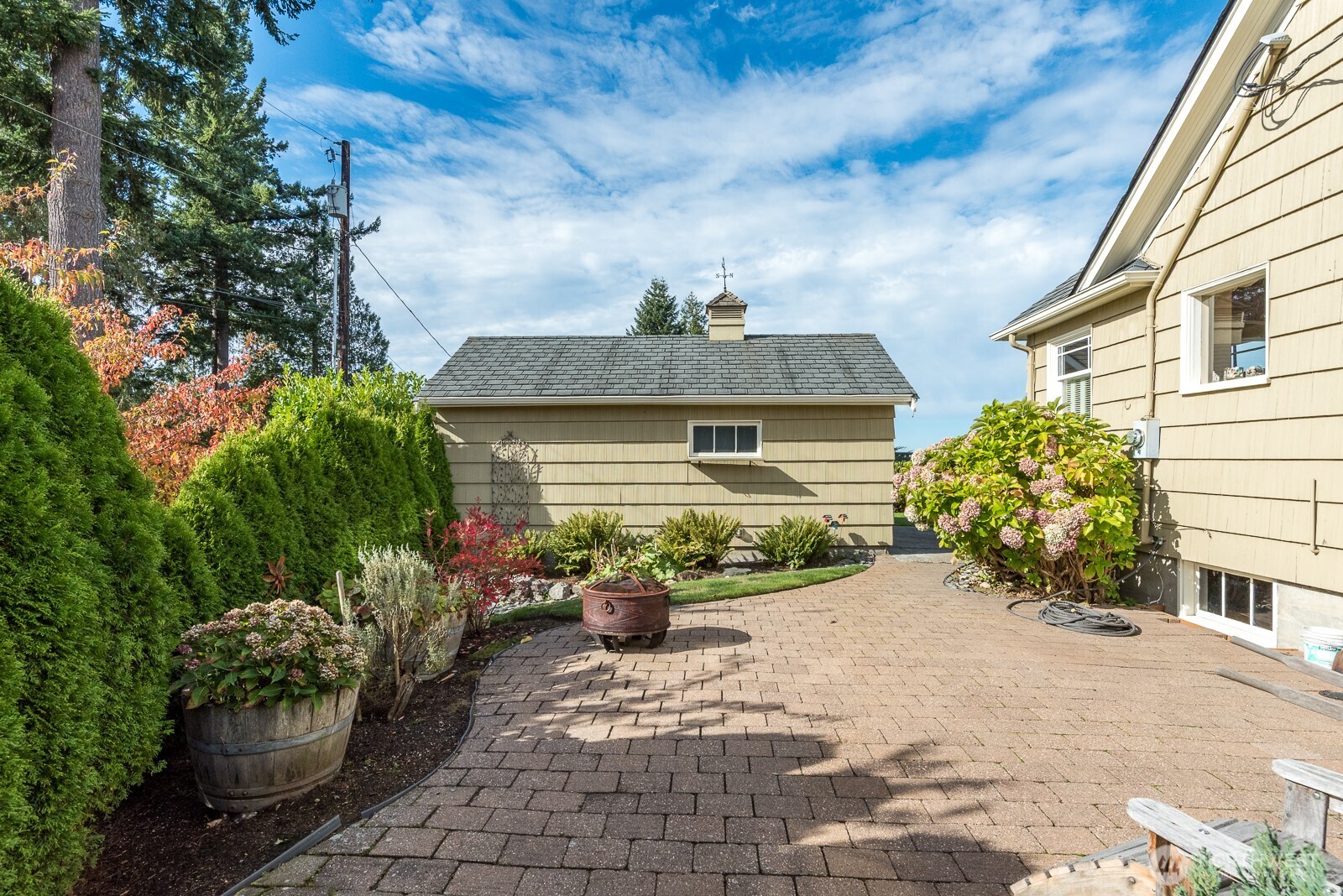 Lovely patio with plenty of privacy