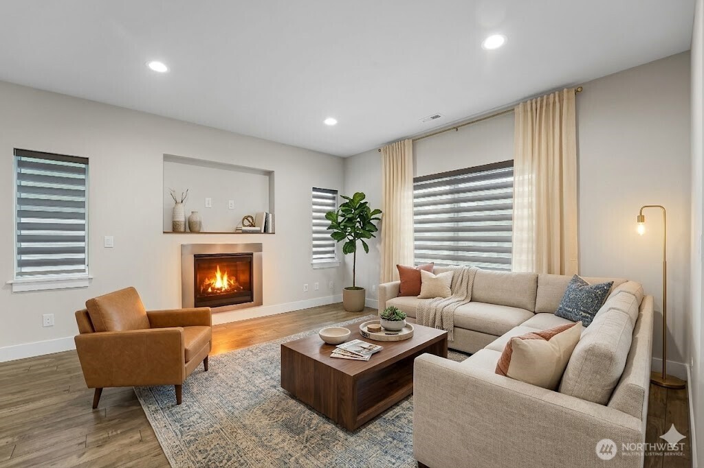 Laminate flooring throughout