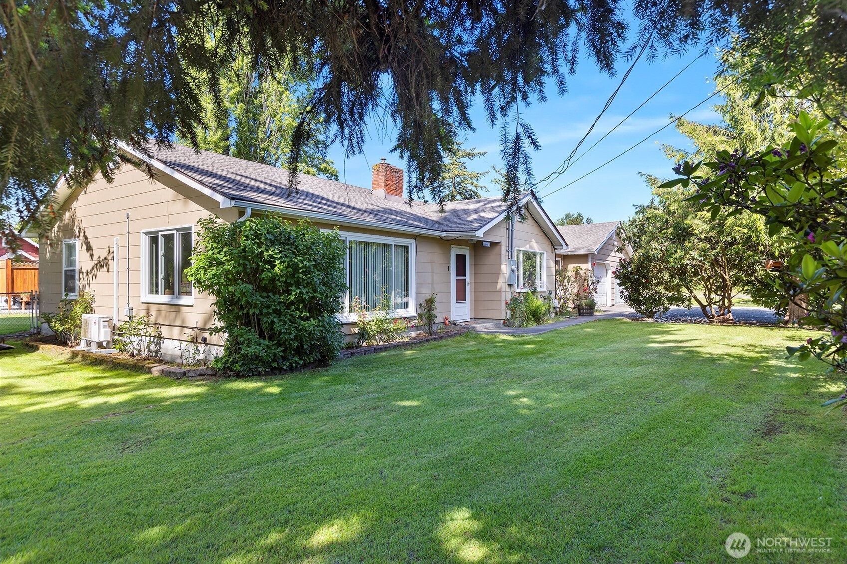 ~Welcome Home~ Luscious Landscaped Front Lawn full of Lilacs, Roses & Rhododendrons~