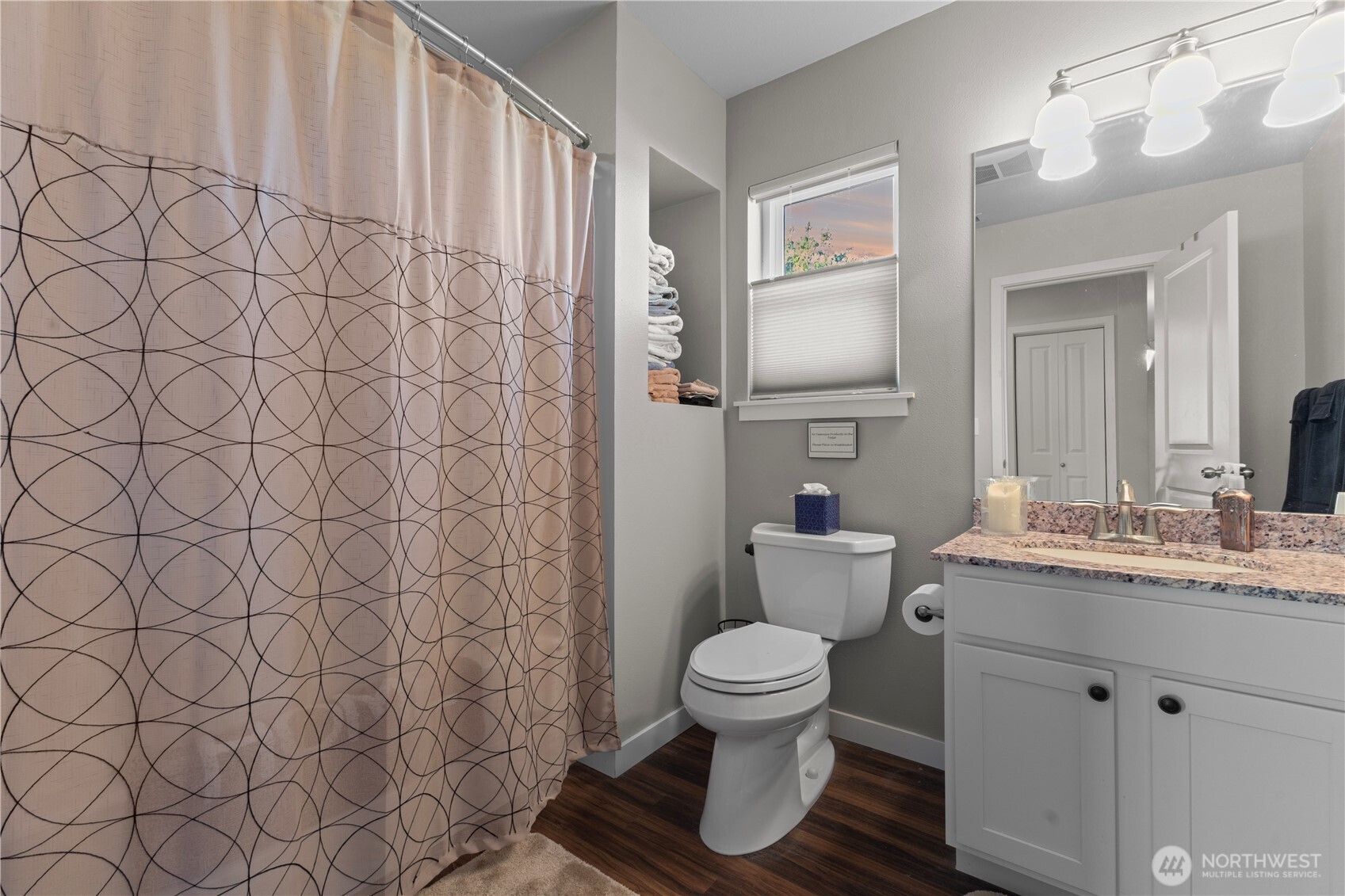 2nd full bath on upper level