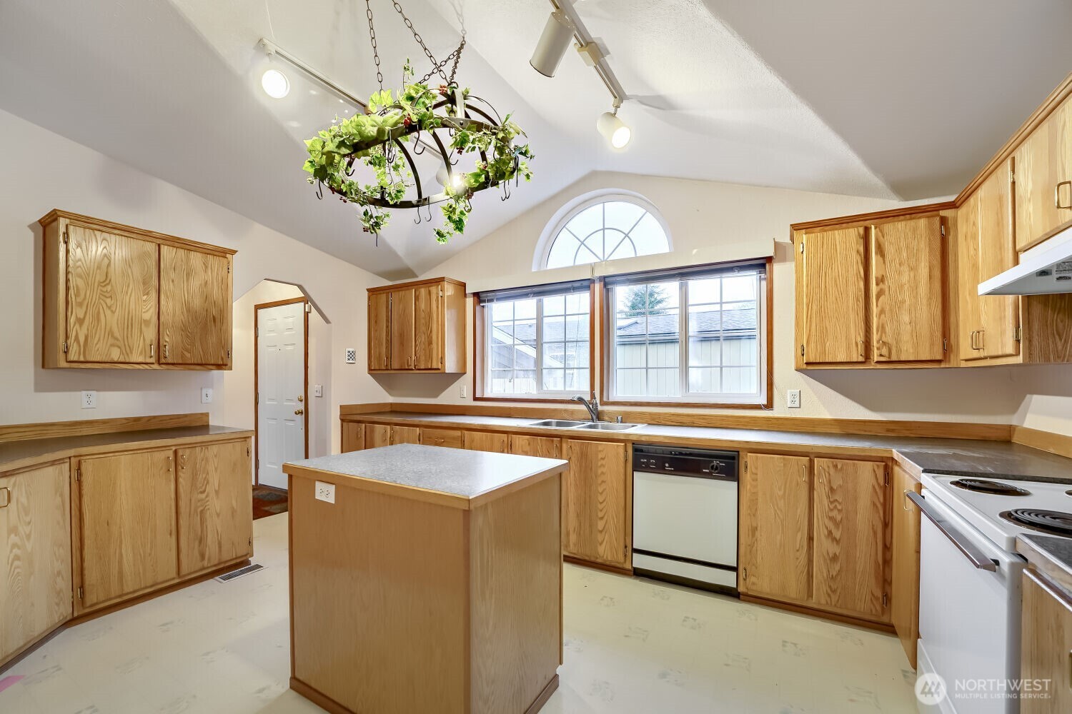 Lots of Kitchen Room